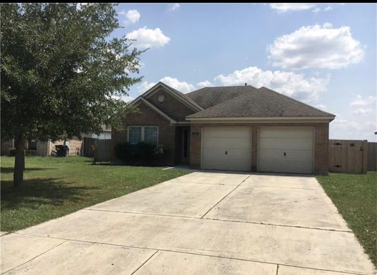 231 Winter St, Kyle, TX 78640