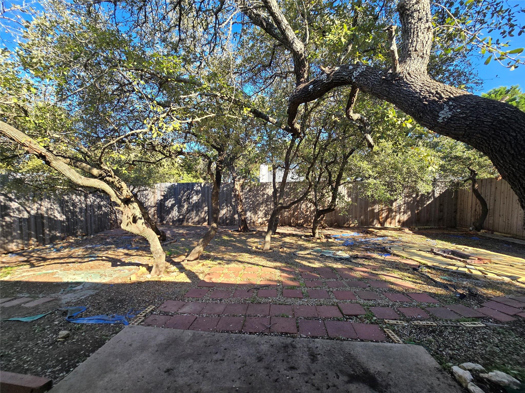 612 Sunny Brook Dr, Leander, TX 78641