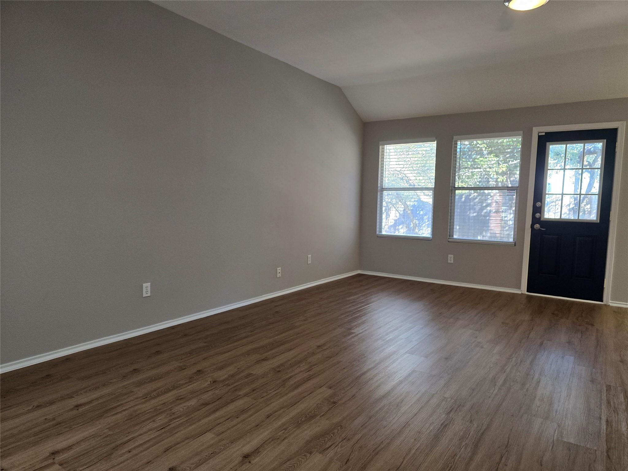 612 Sunny Brook Dr, Leander, TX 78641