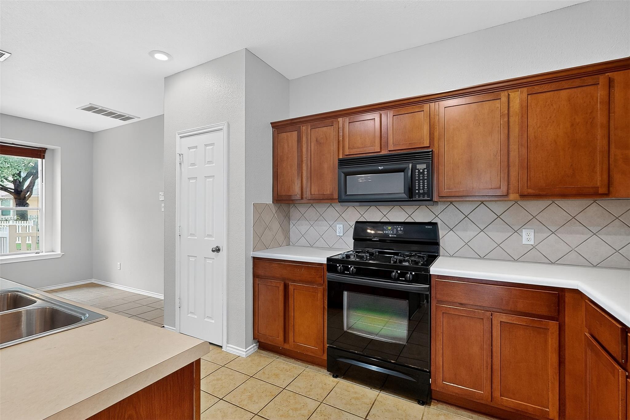 319 Bandstand Ln, Cedar Park, TX 78613