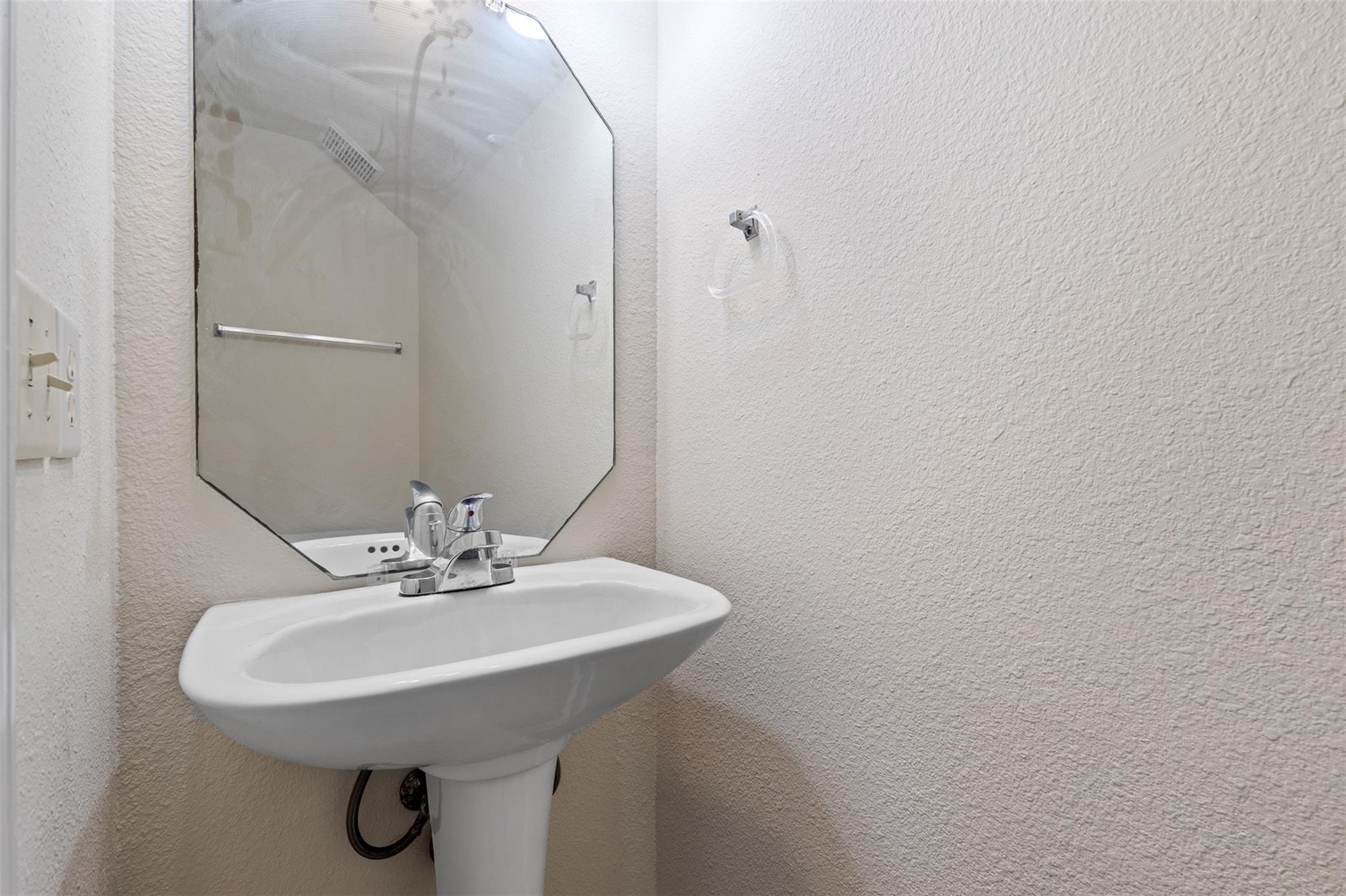 102 Orange Tree Ln, Georgetown, TX 78626