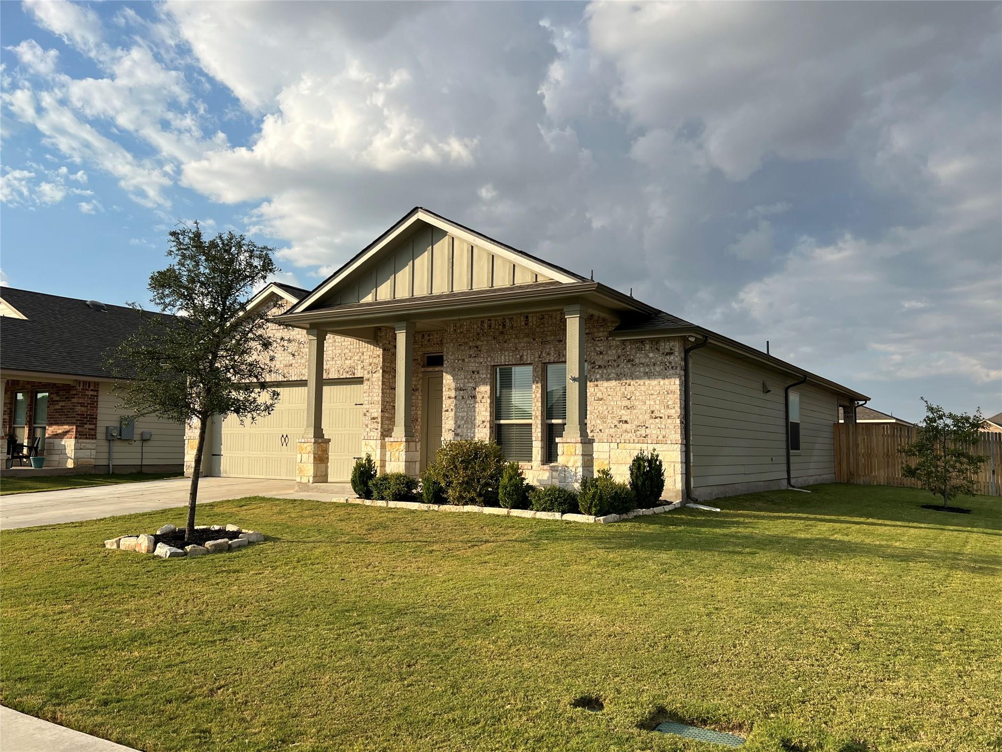 200 Nathaniel Dr, Taylor, TX 76574