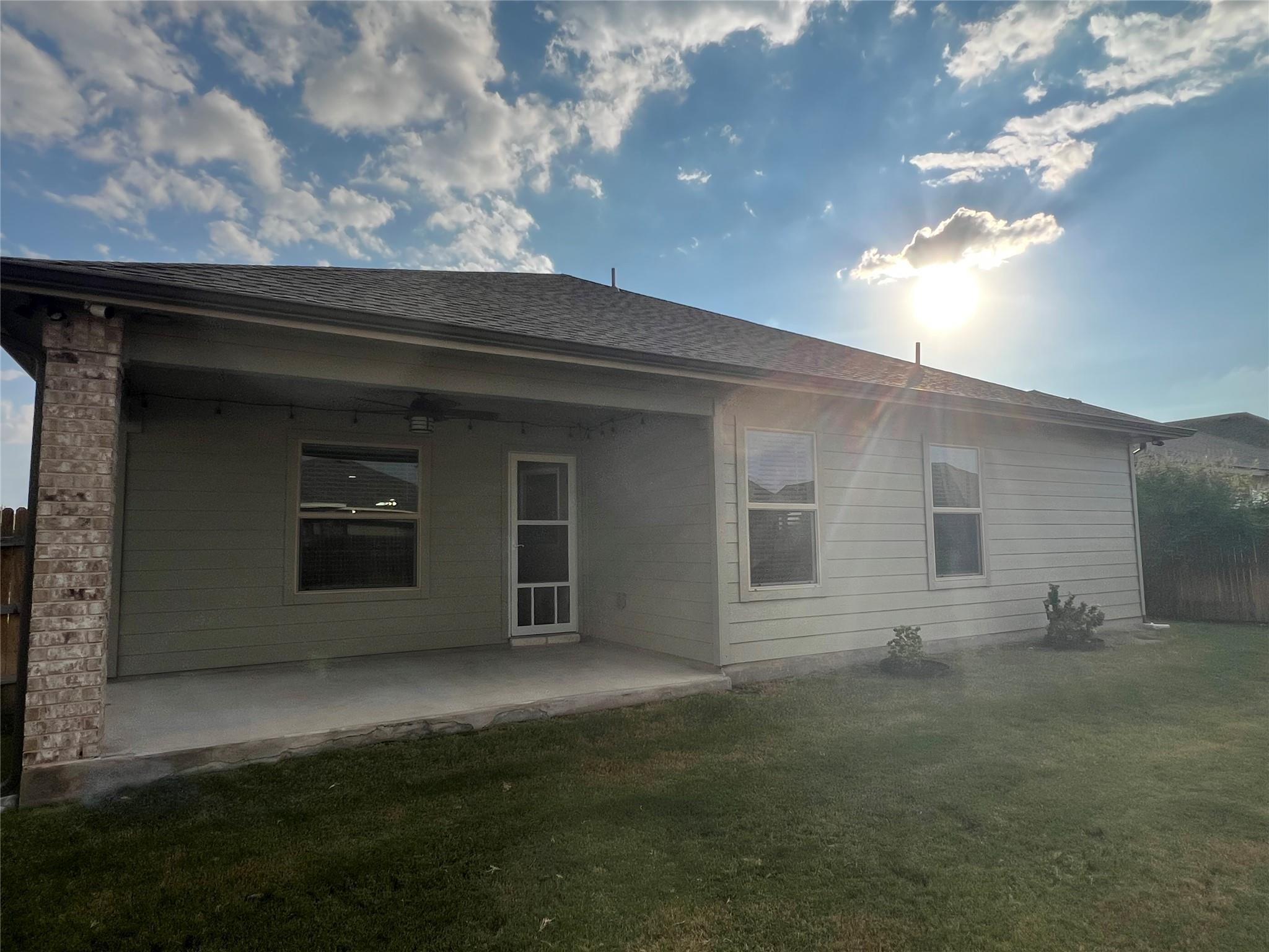 200 Nathaniel Dr, Taylor, TX 76574