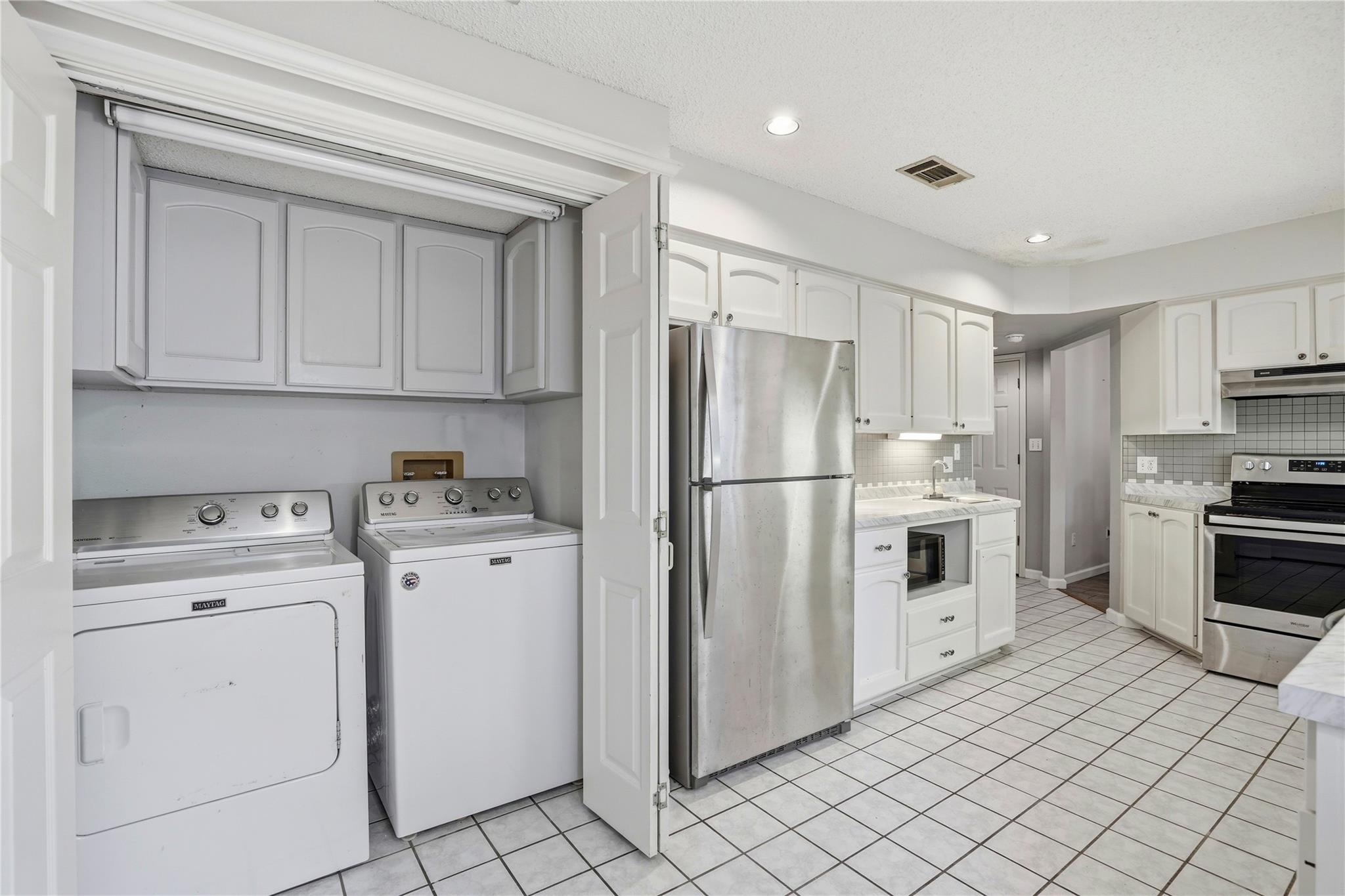 1201 Burkett Cir, Cameron, TX 76520