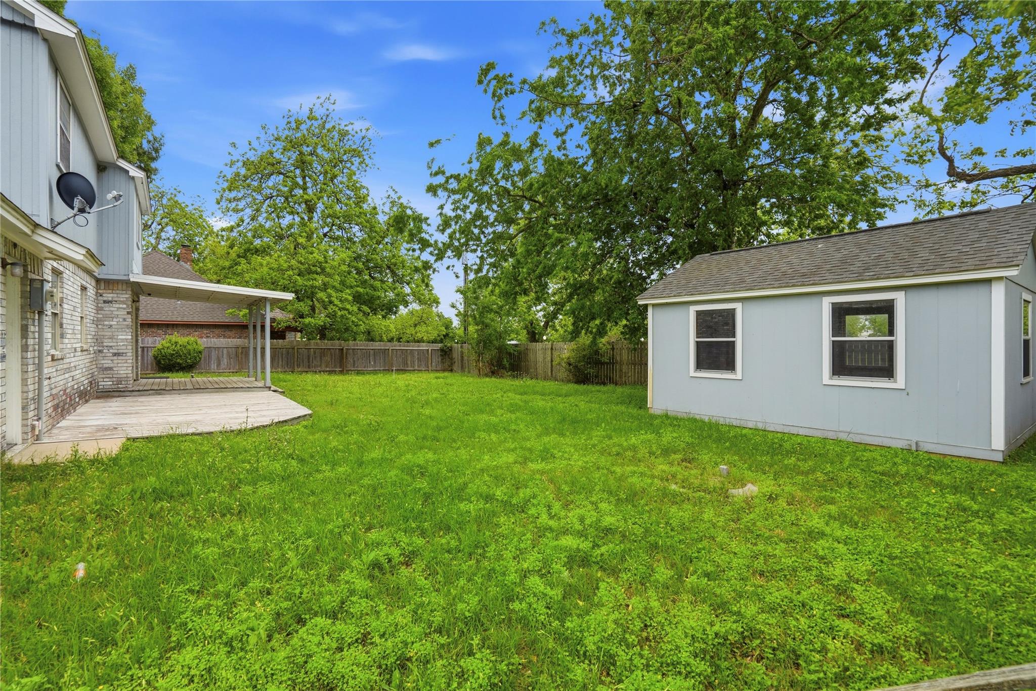 1201 Burkett Cir, Cameron, TX 76520