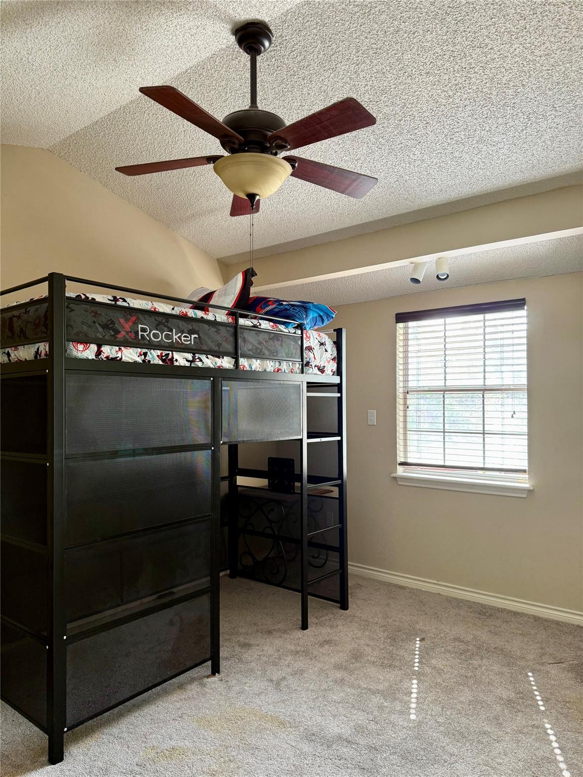 1201 Burkett Cir, Cameron, TX 76520