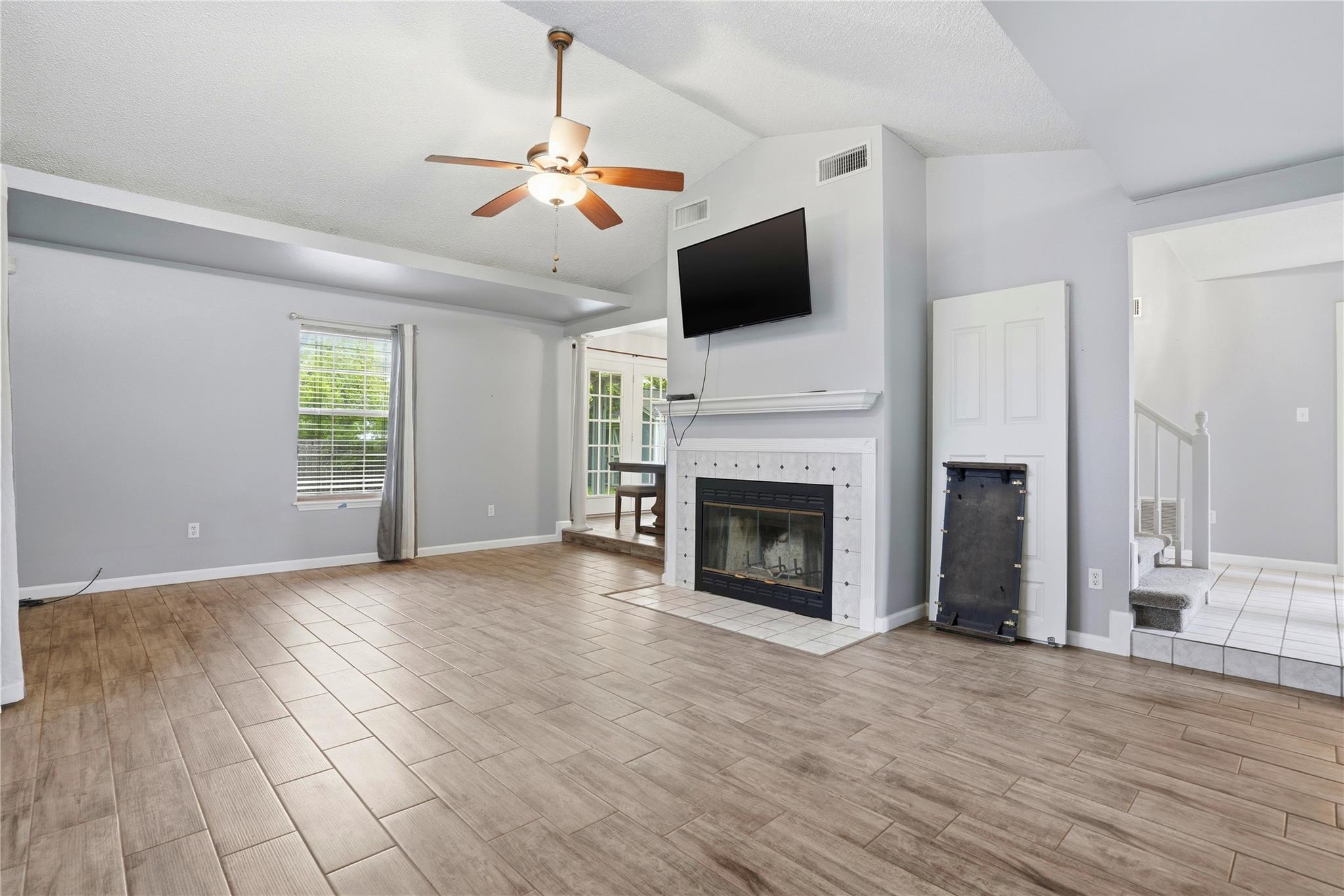 1201 Burkett Cir, Cameron, TX 76520