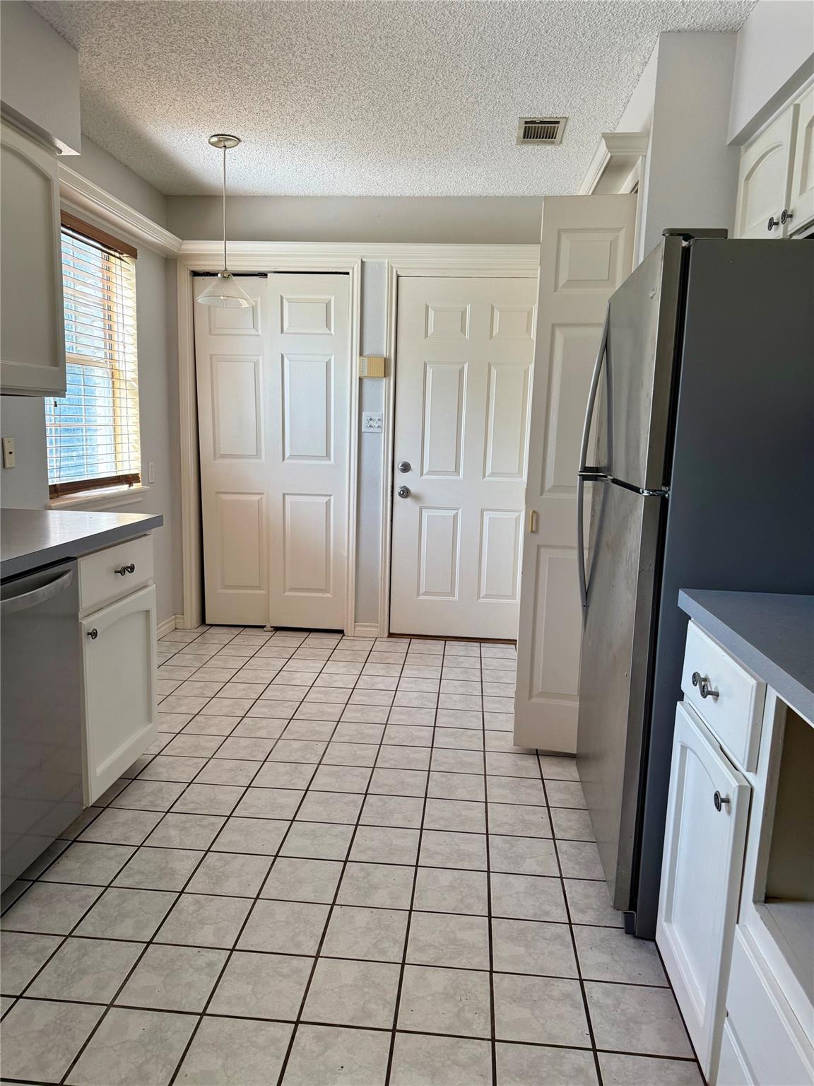 1201 Burkett Cir, Cameron, TX 76520