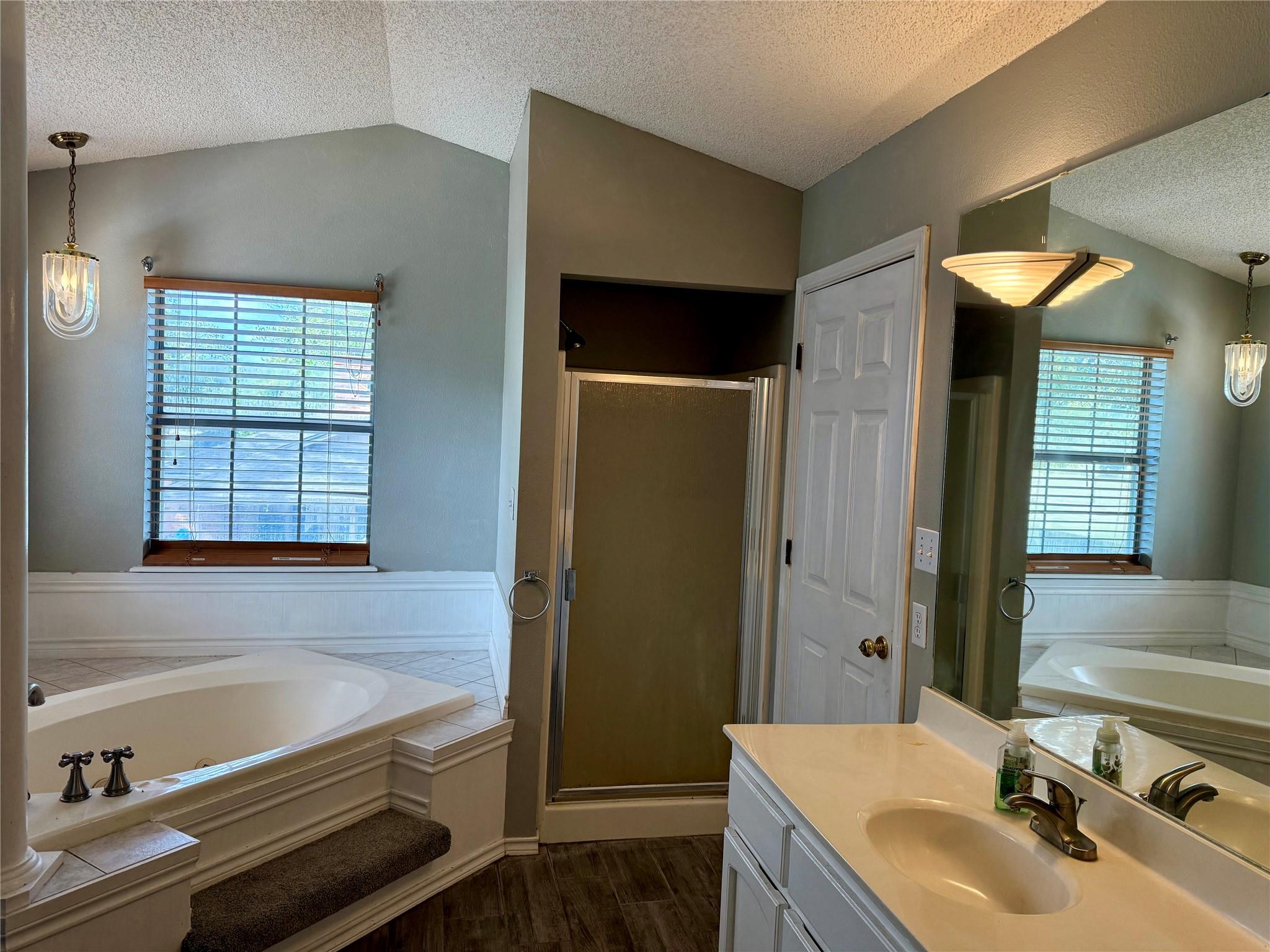 1201 Burkett Cir, Cameron, TX 76520