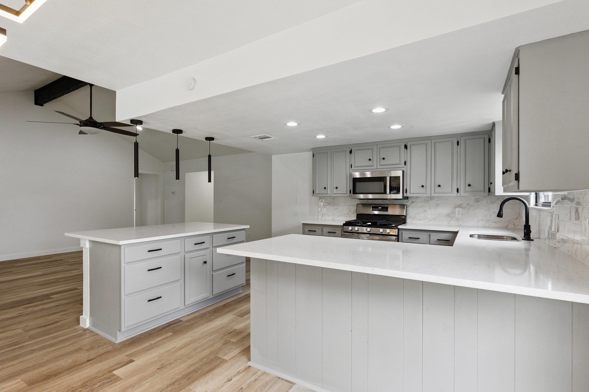 3912 Hillside Dr, Round Rock, TX 78681