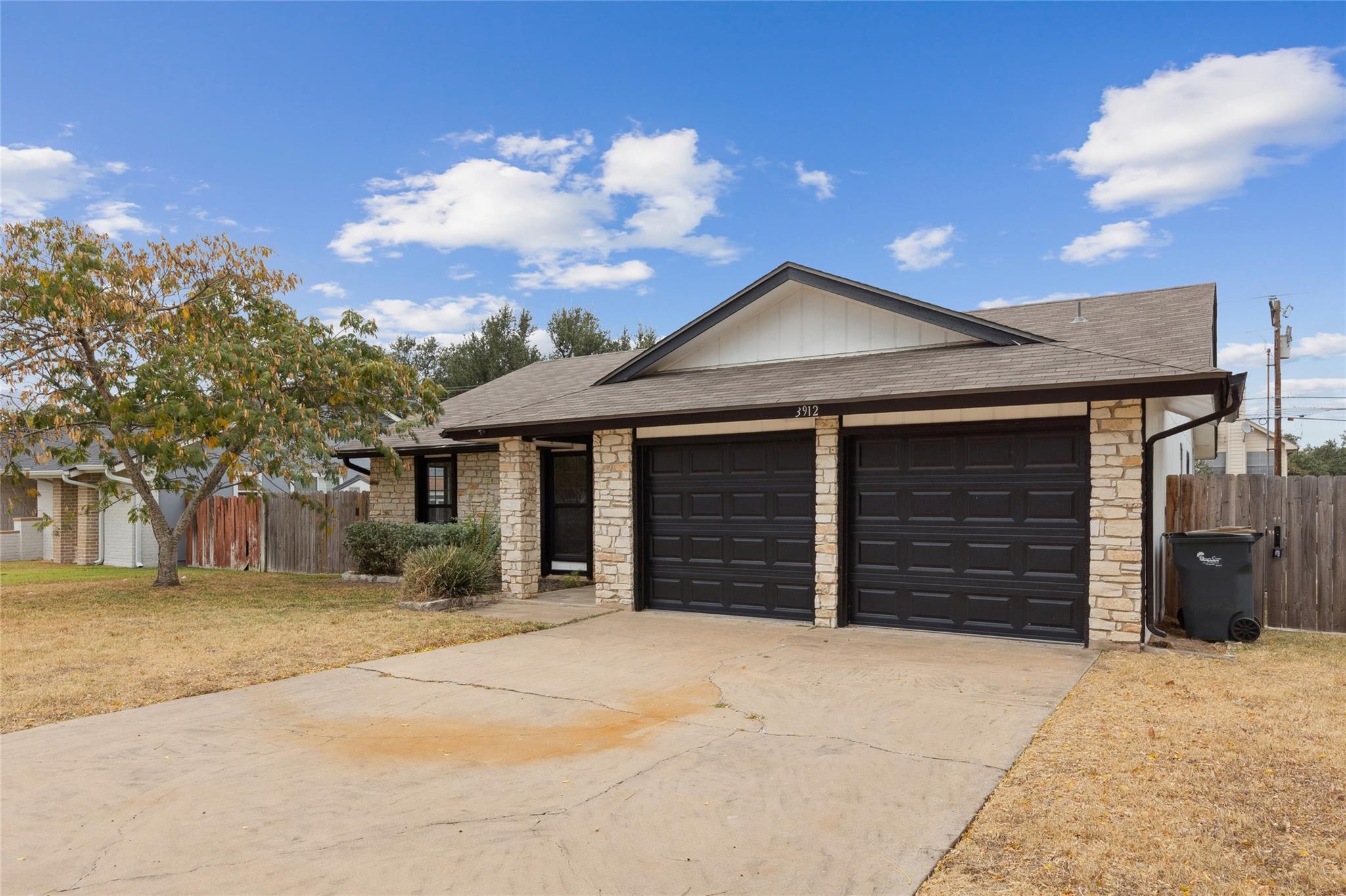 3912 Hillside Dr, Round Rock, TX 78681