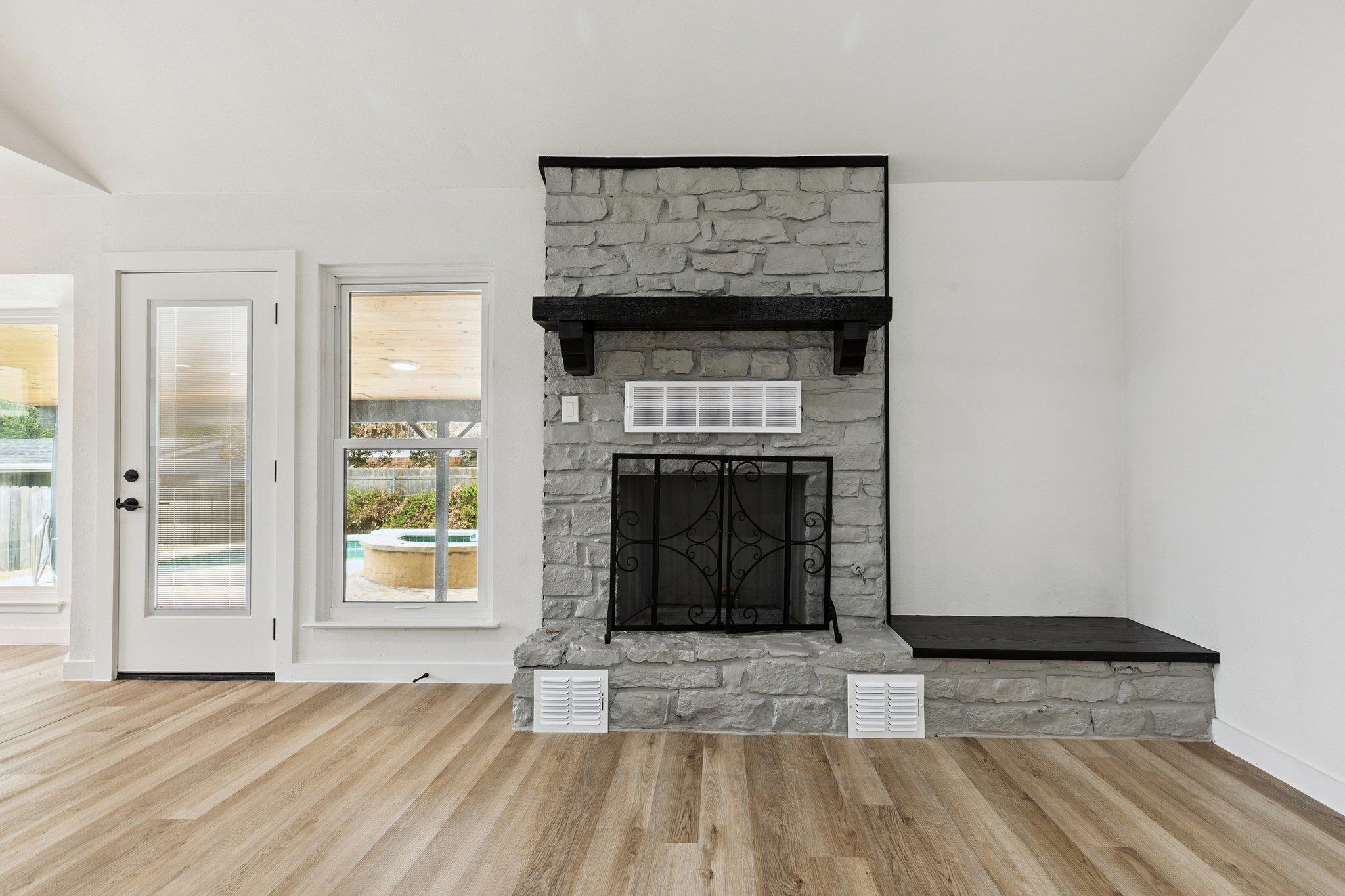 3912 Hillside Dr, Round Rock, TX 78681