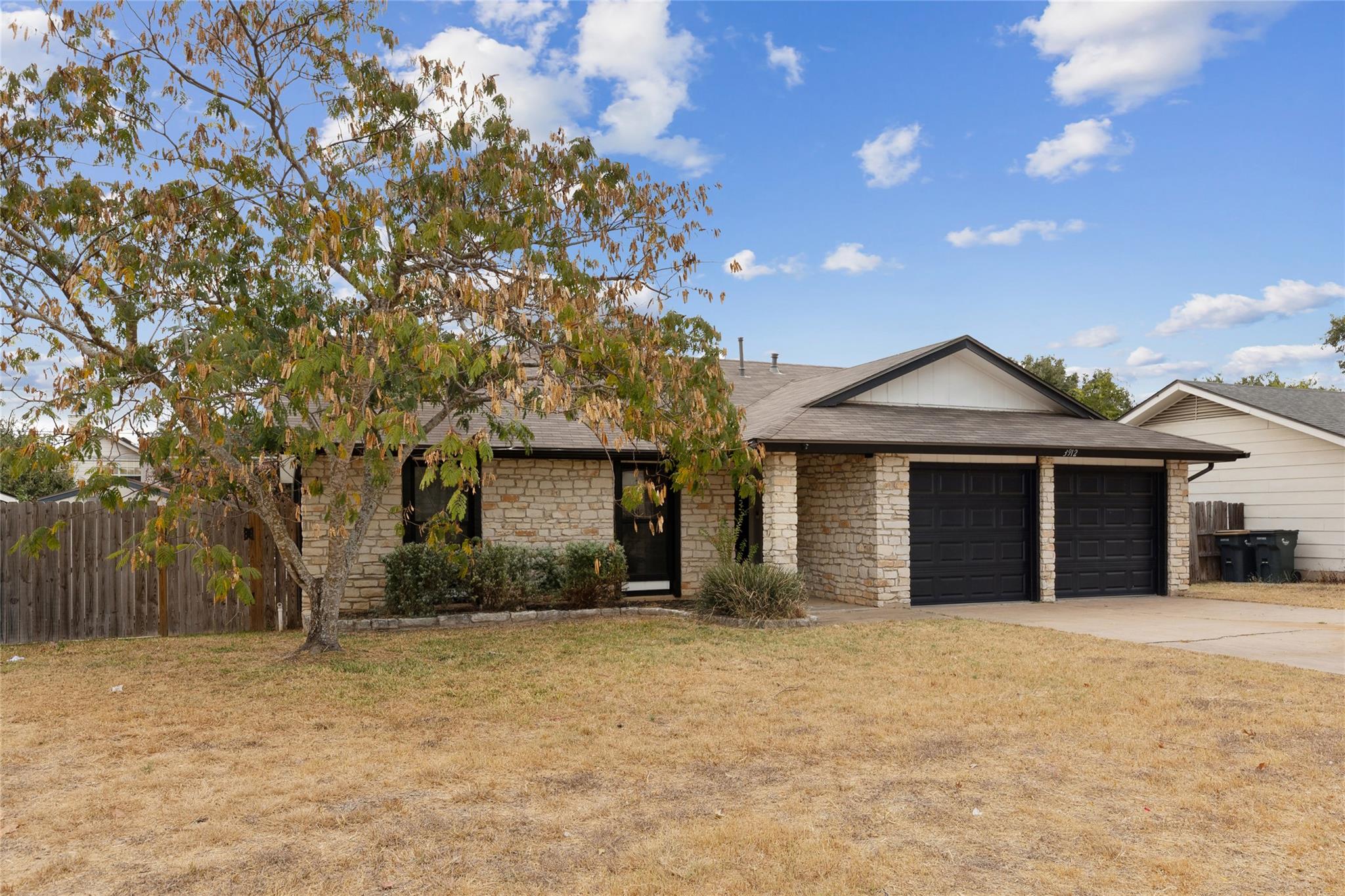 3912 Hillside Dr, Round Rock, TX 78681