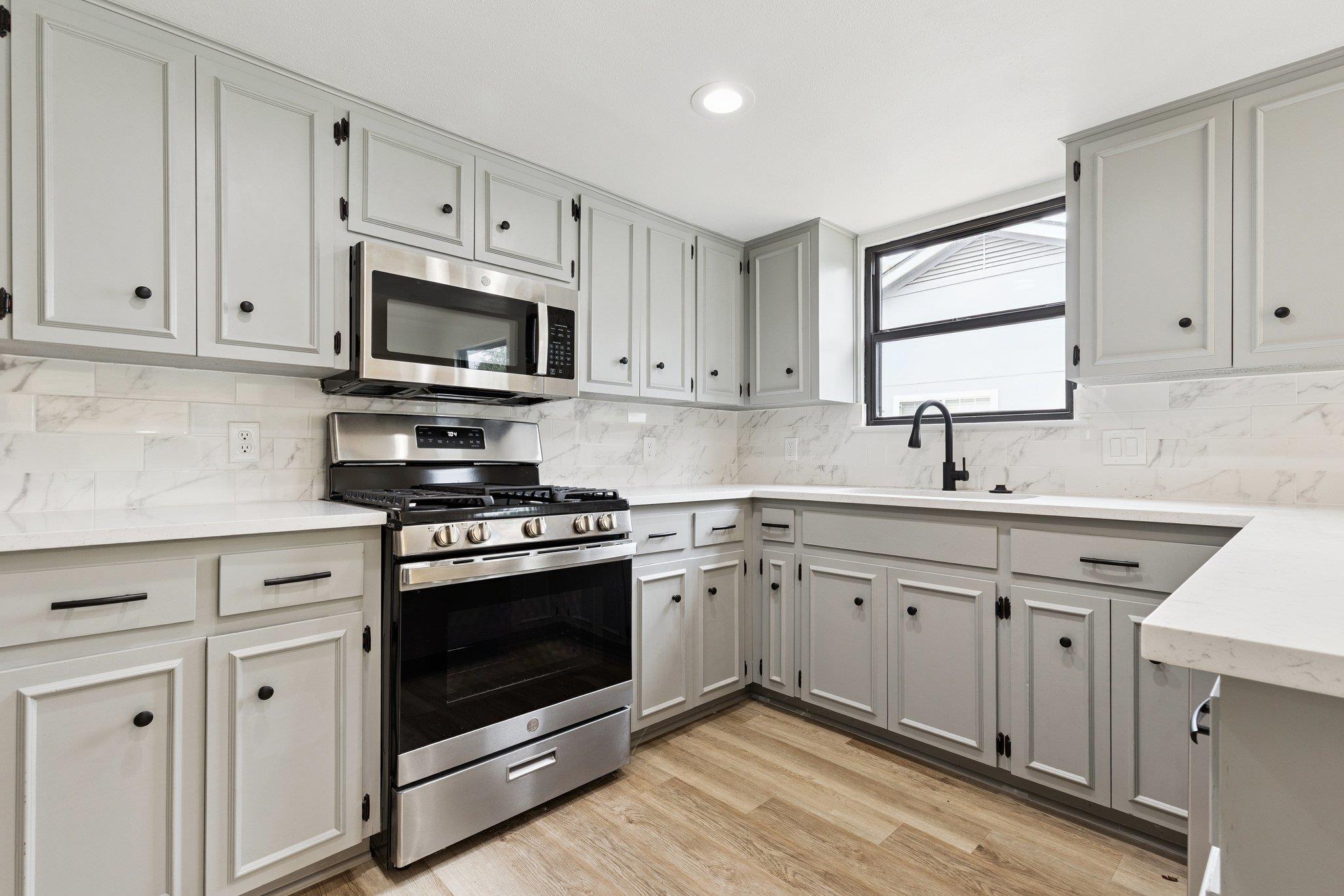 3912 Hillside Dr, Round Rock, TX 78681