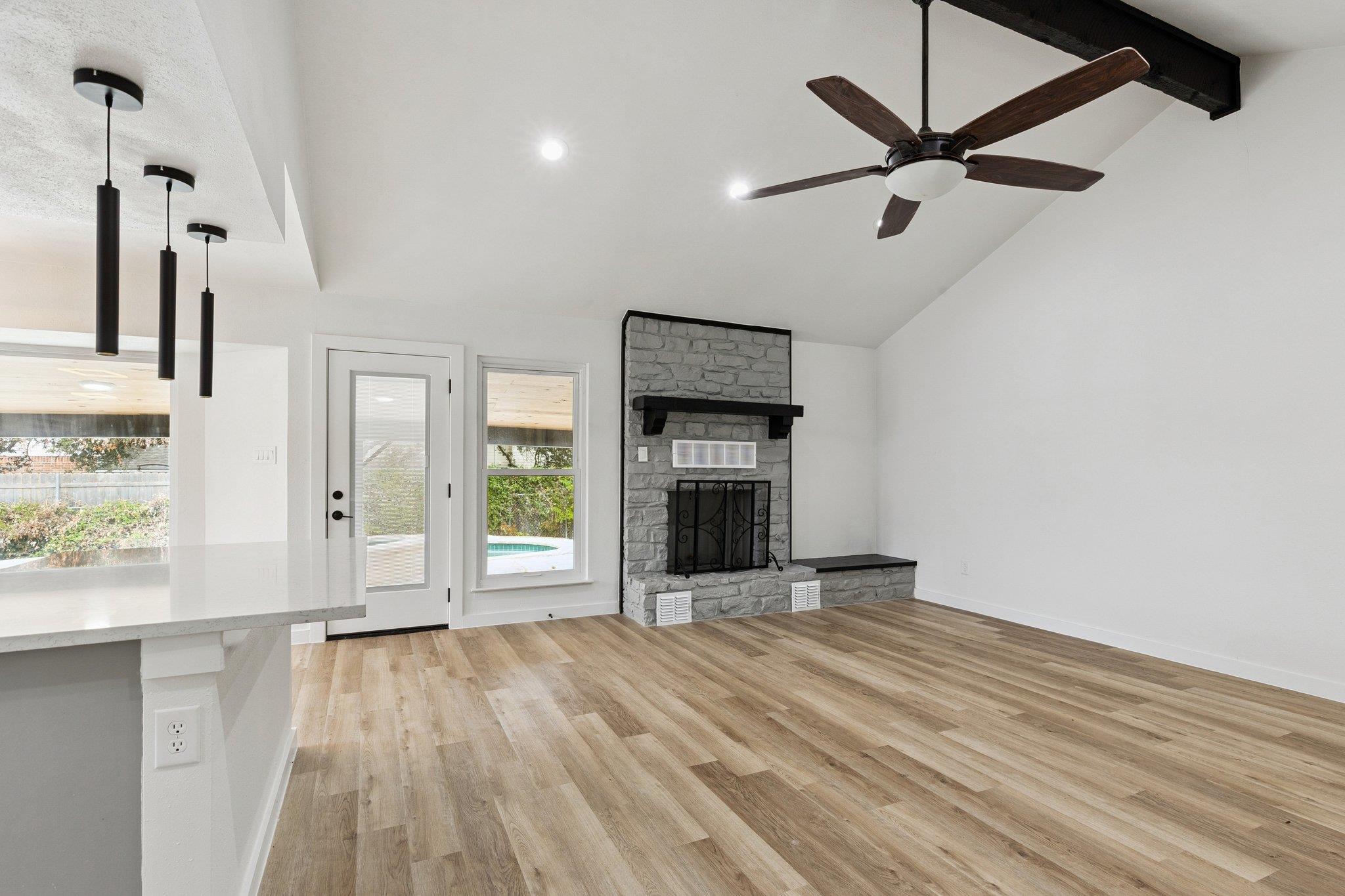 3912 Hillside Dr, Round Rock, TX 78681