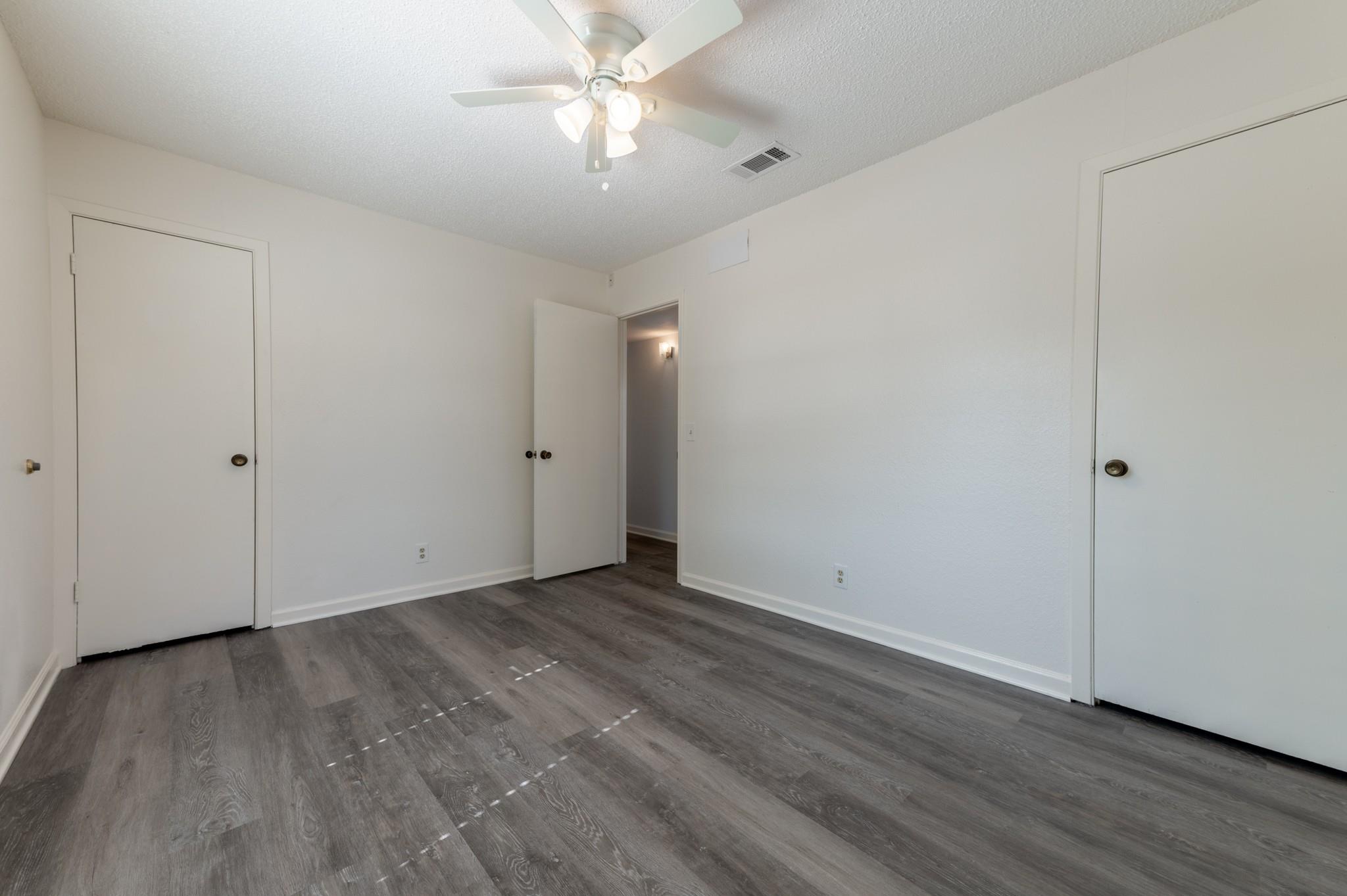 606 E E 2nd St, Elgin, TX 78621