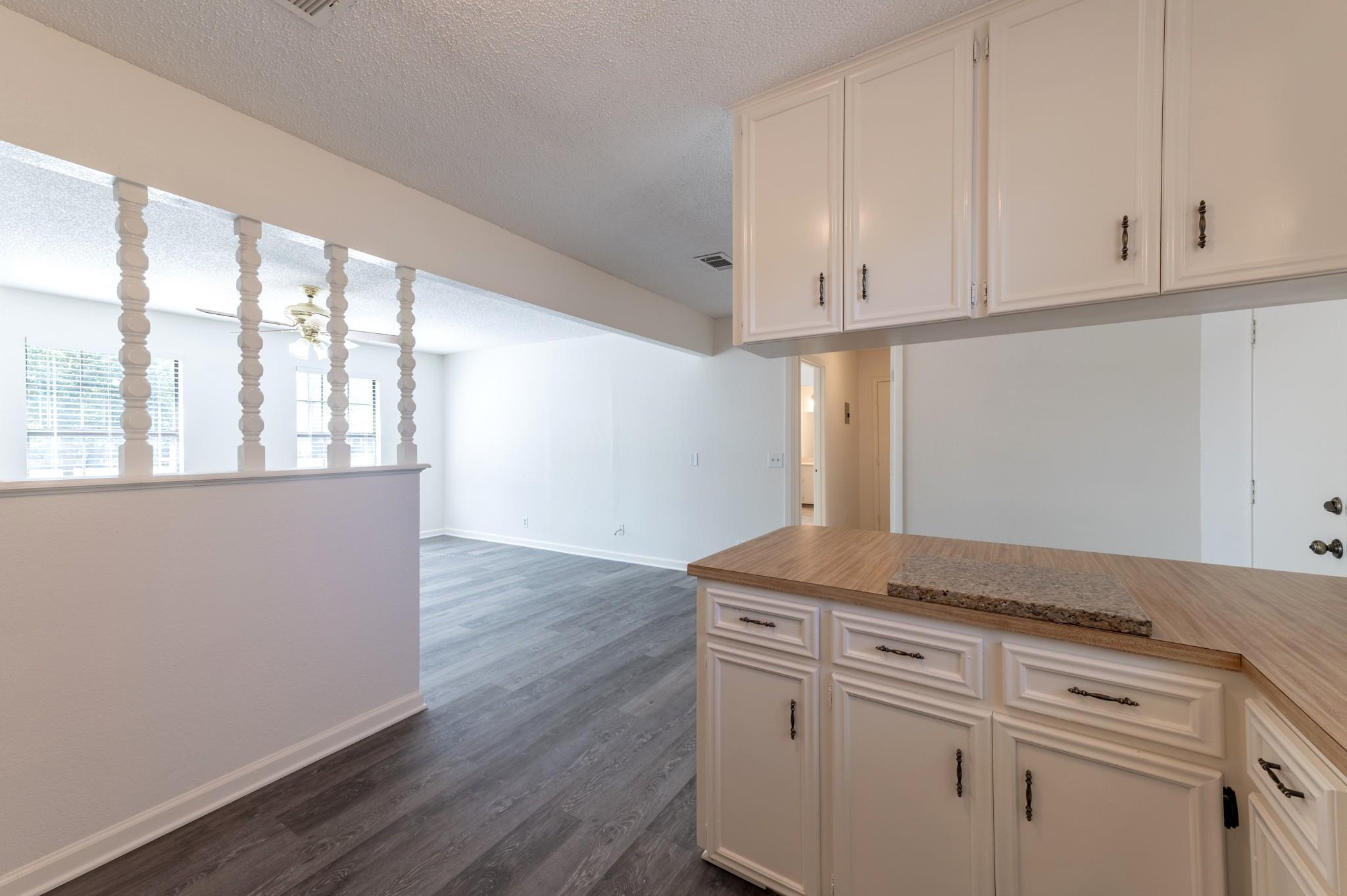 606 E E 2nd St, Elgin, TX 78621