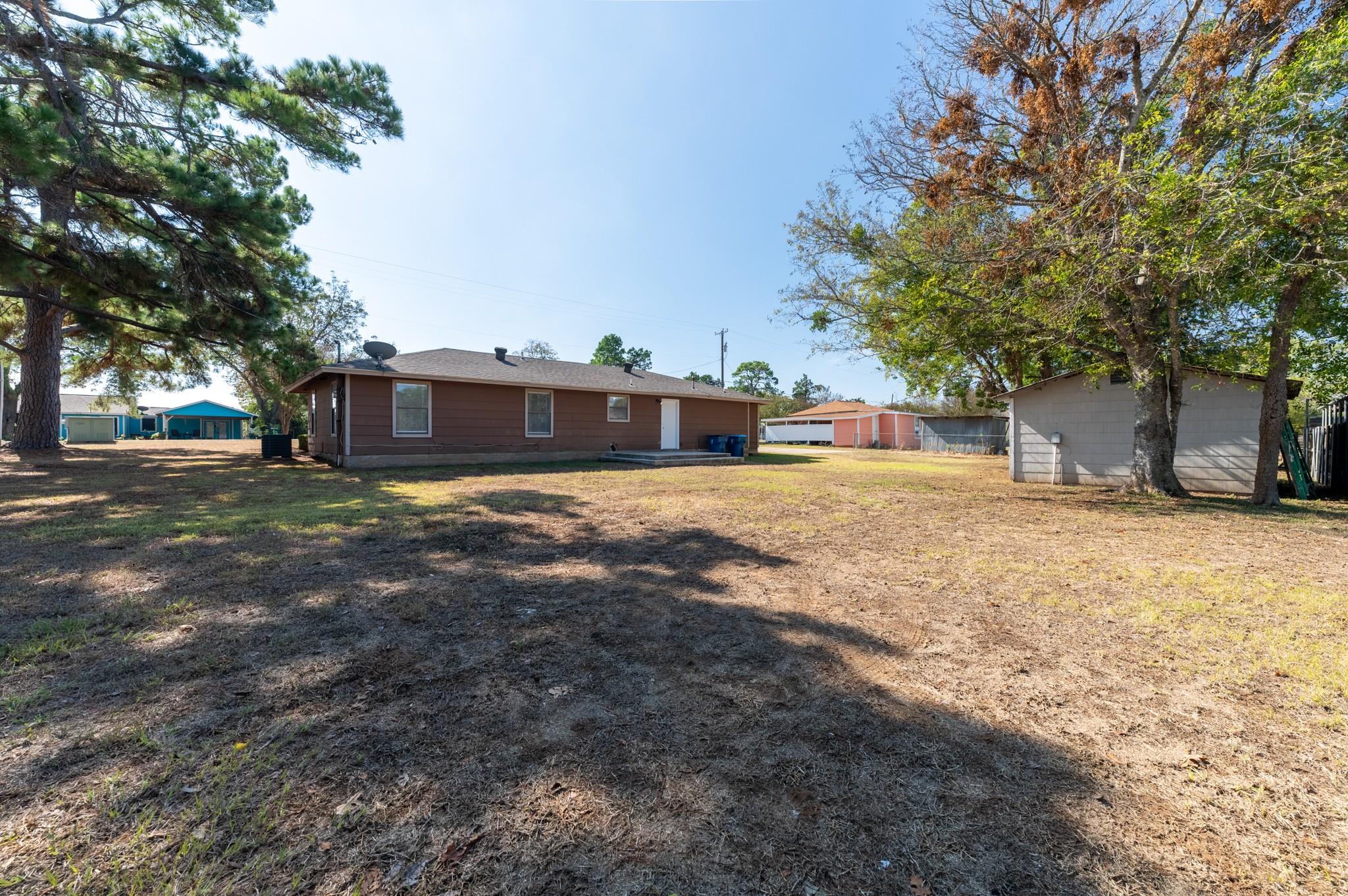 606 E E 2nd St, Elgin, TX 78621