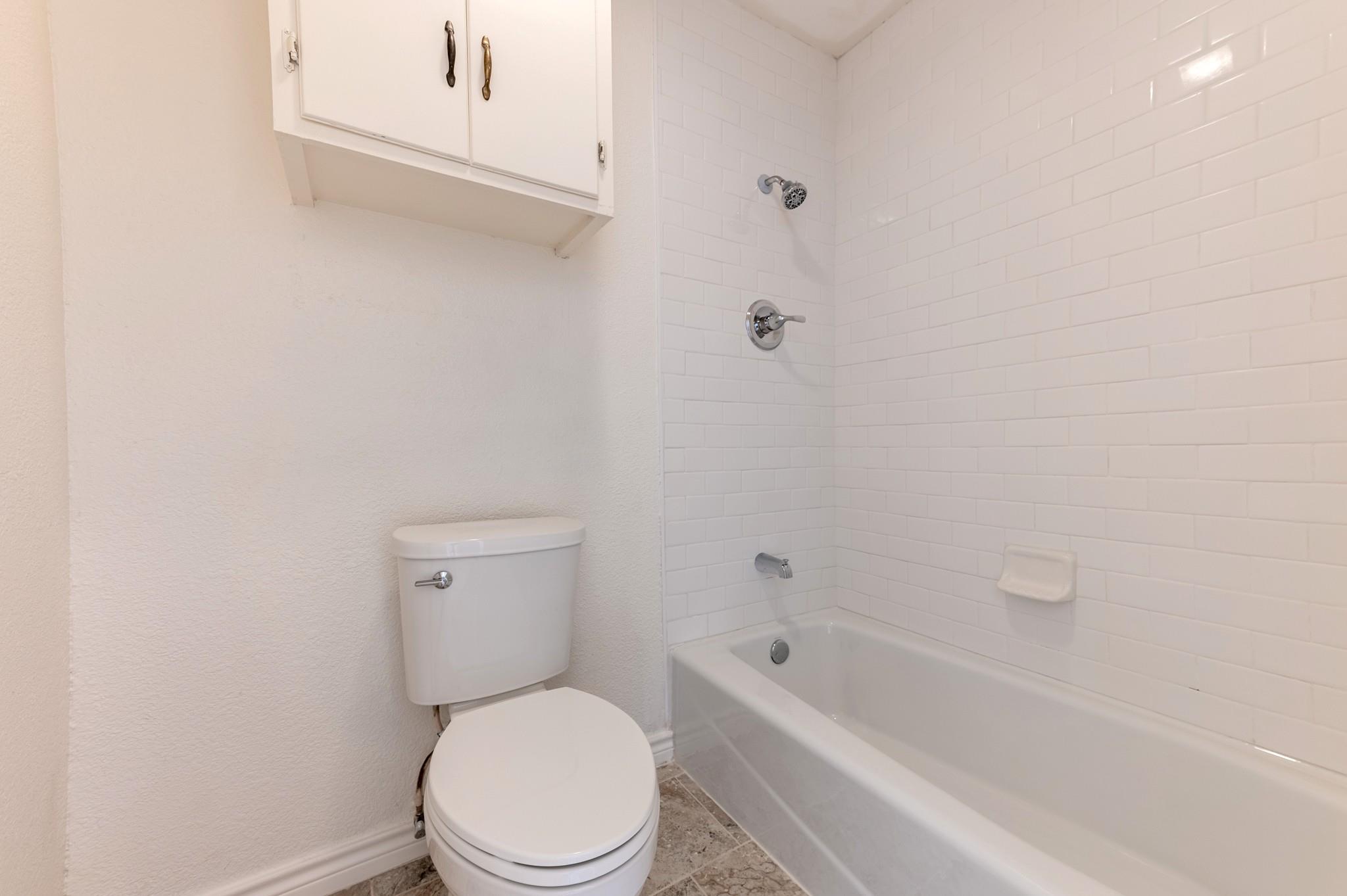 606 E E 2nd St, Elgin, TX 78621