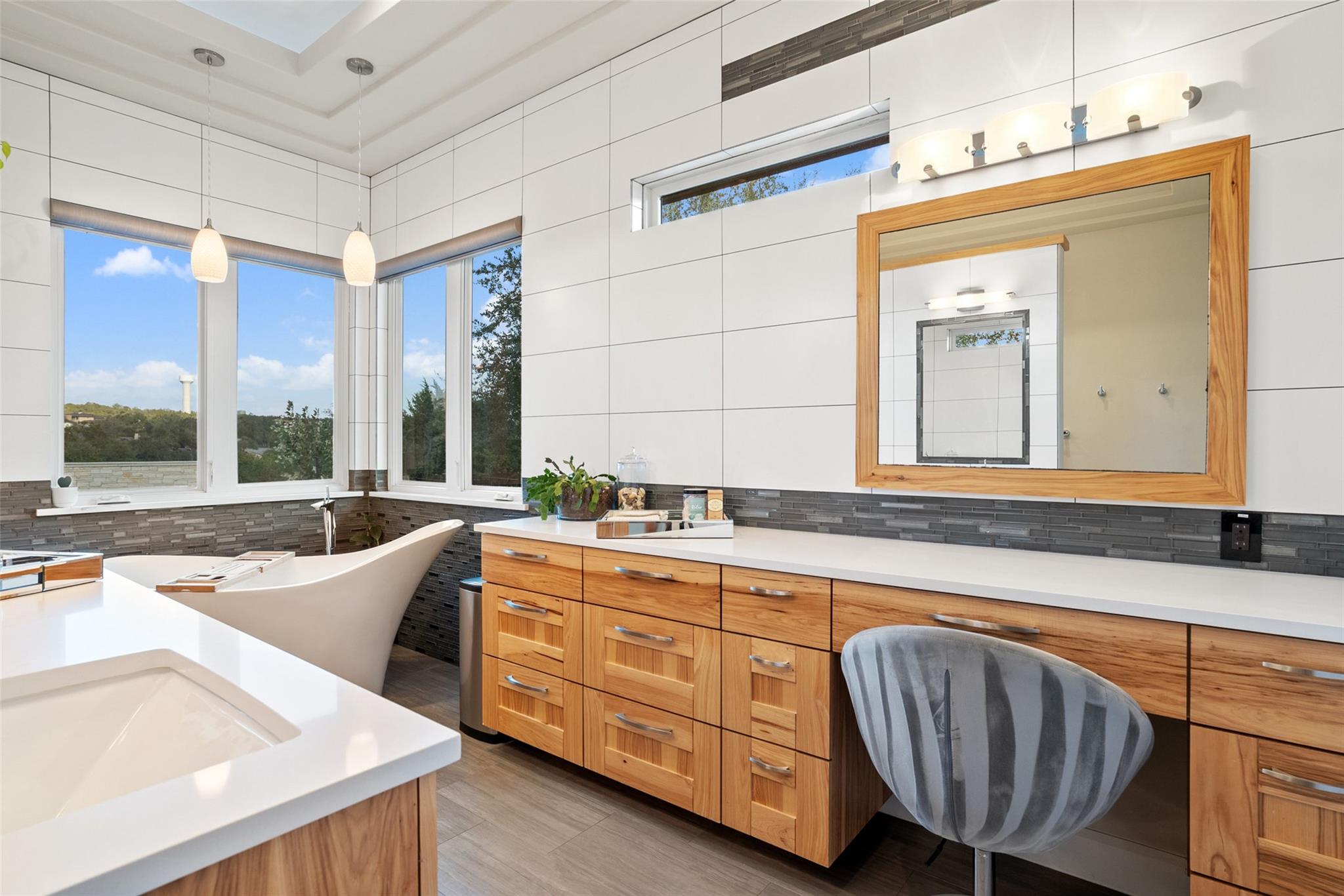 8701 Bellancia Dr, Austin, TX 78738