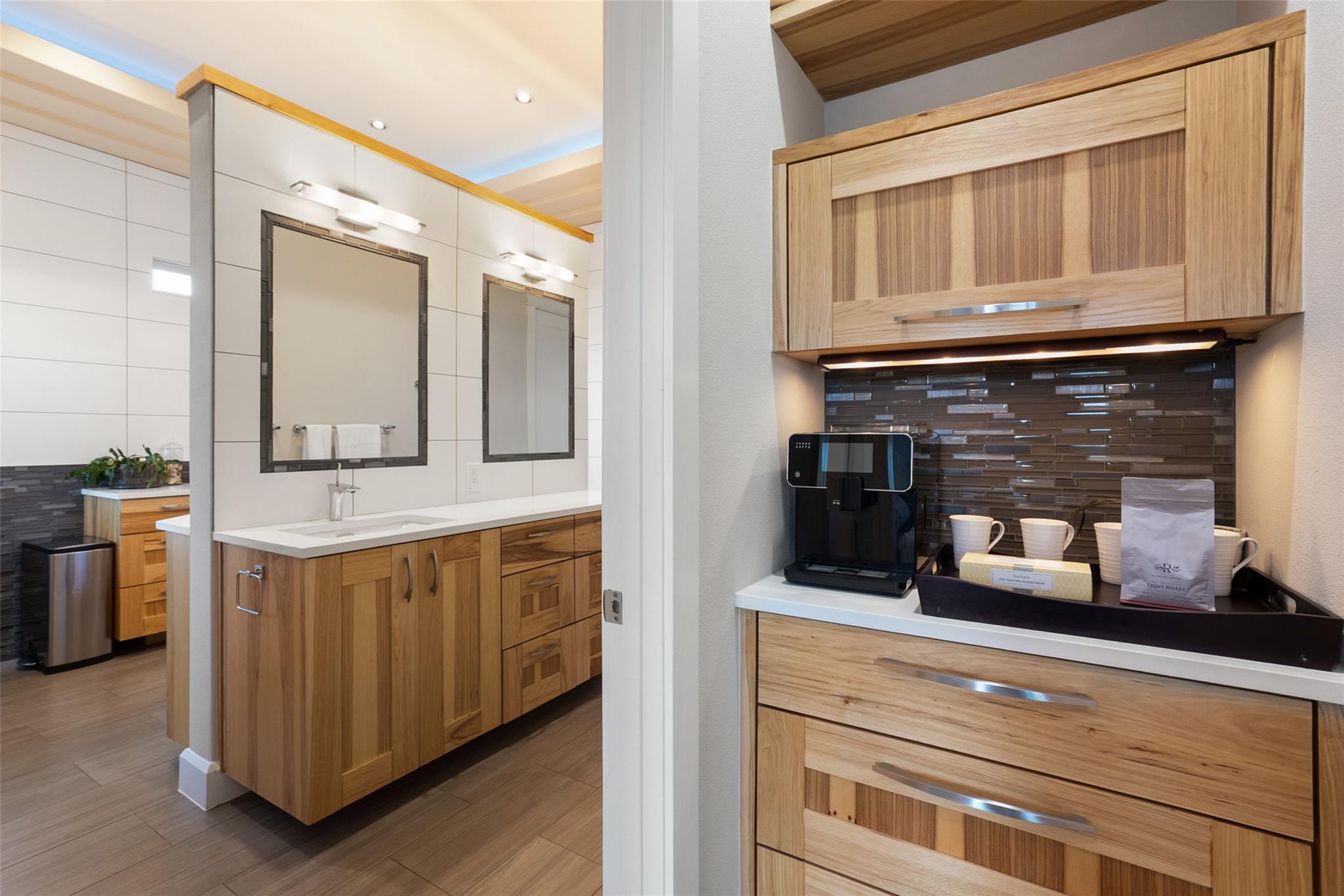 8701 Bellancia Dr, Austin, TX 78738