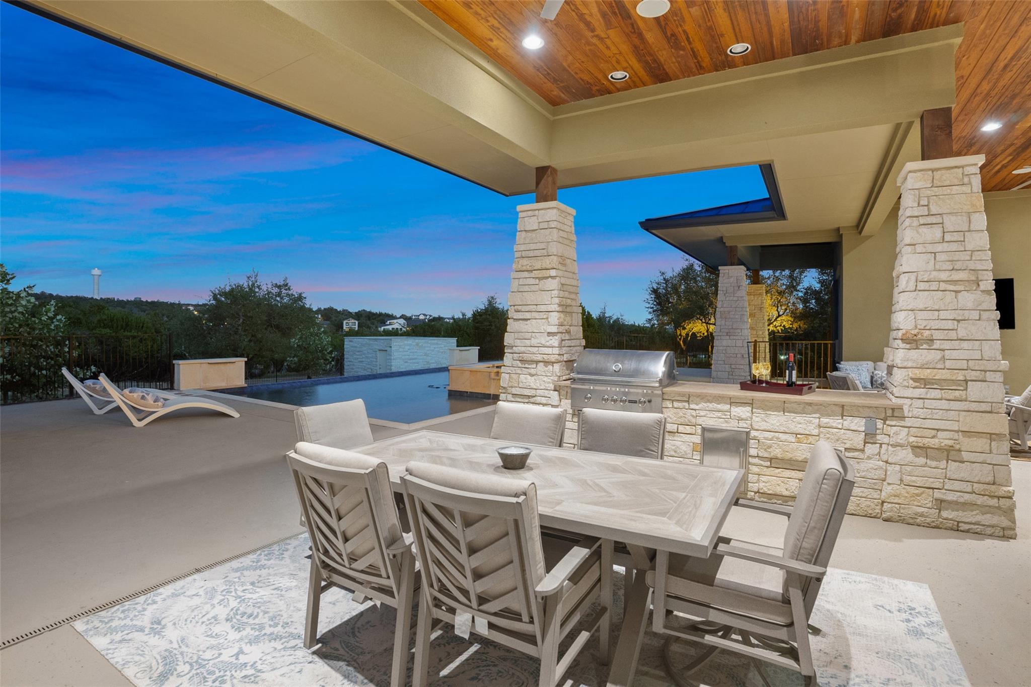 8701 Bellancia Dr, Austin, TX 78738