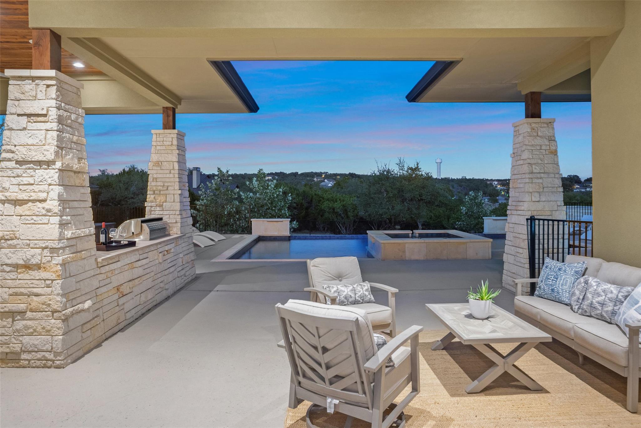 8701 Bellancia Dr, Austin, TX 78738