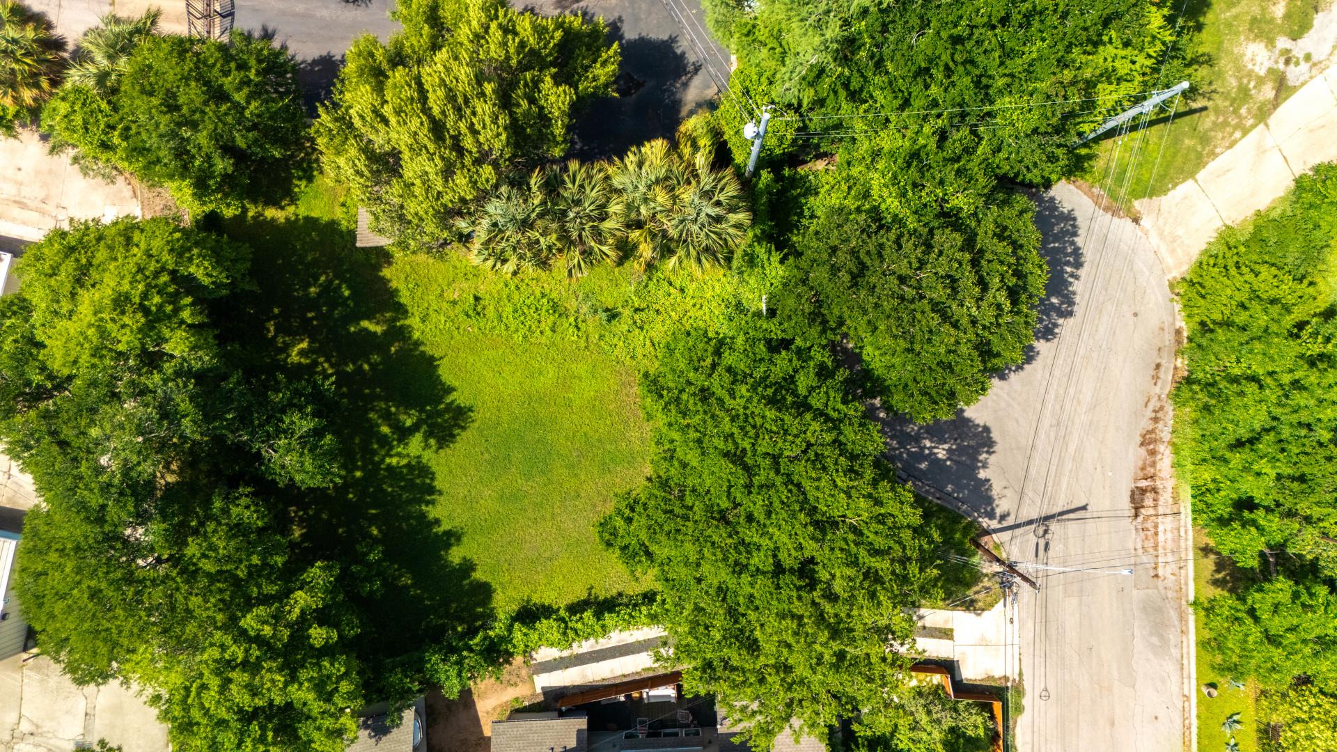 7312 E Ben White Blvd # 18, Austin, TX 78741