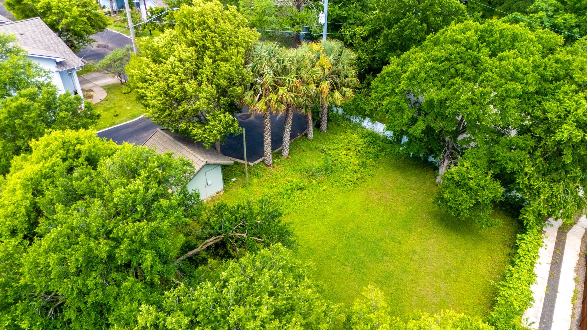 7312 E Ben White Blvd # 18, Austin, TX 78741