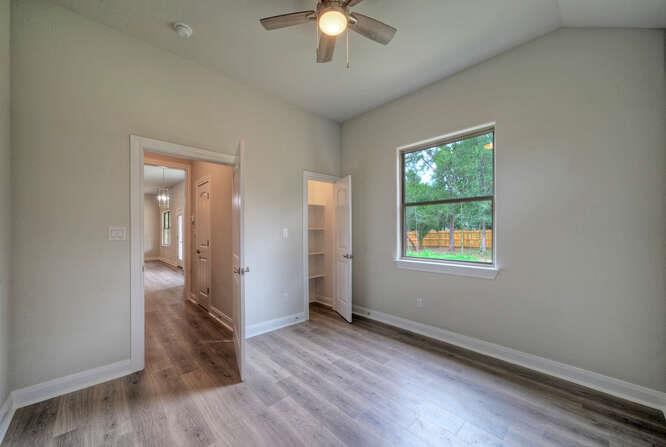 126 E Pauwela Ln, Bastrop, TX 78602