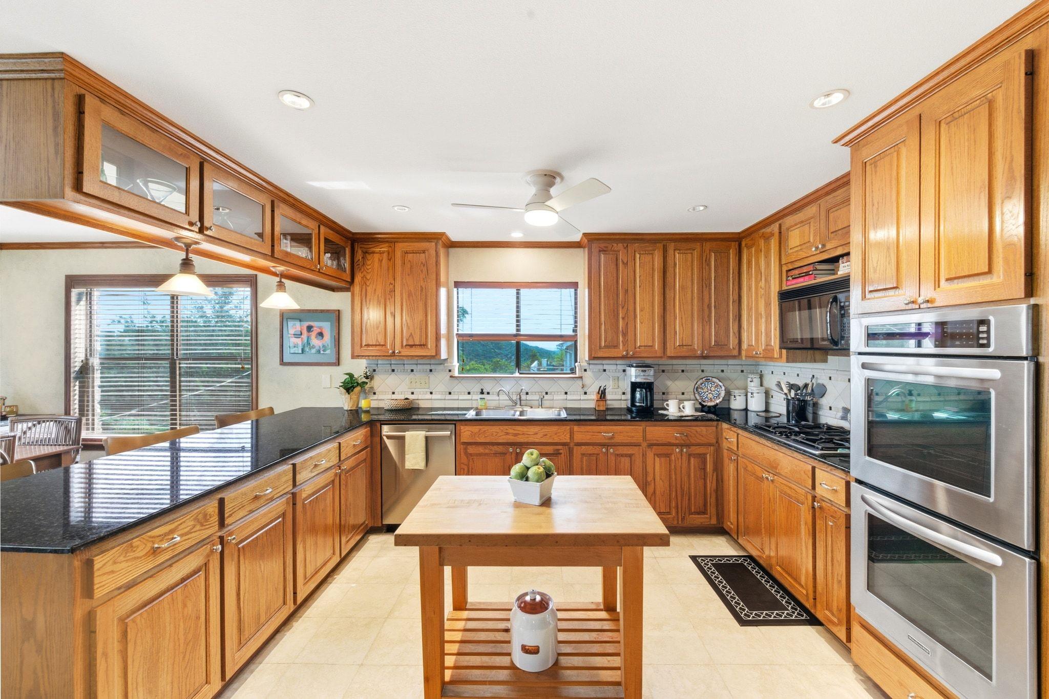 1417 Bay Hill Dr, Austin, TX 78746