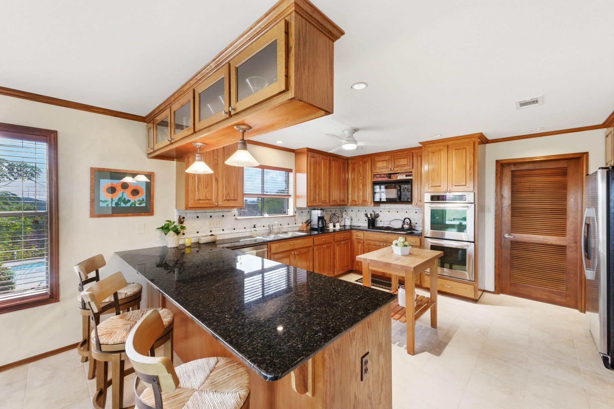 1417 Bay Hill Dr, Austin, TX 78746