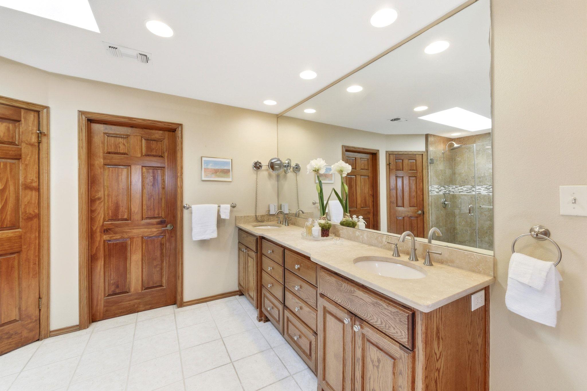 1417 Bay Hill Dr, Austin, TX 78746