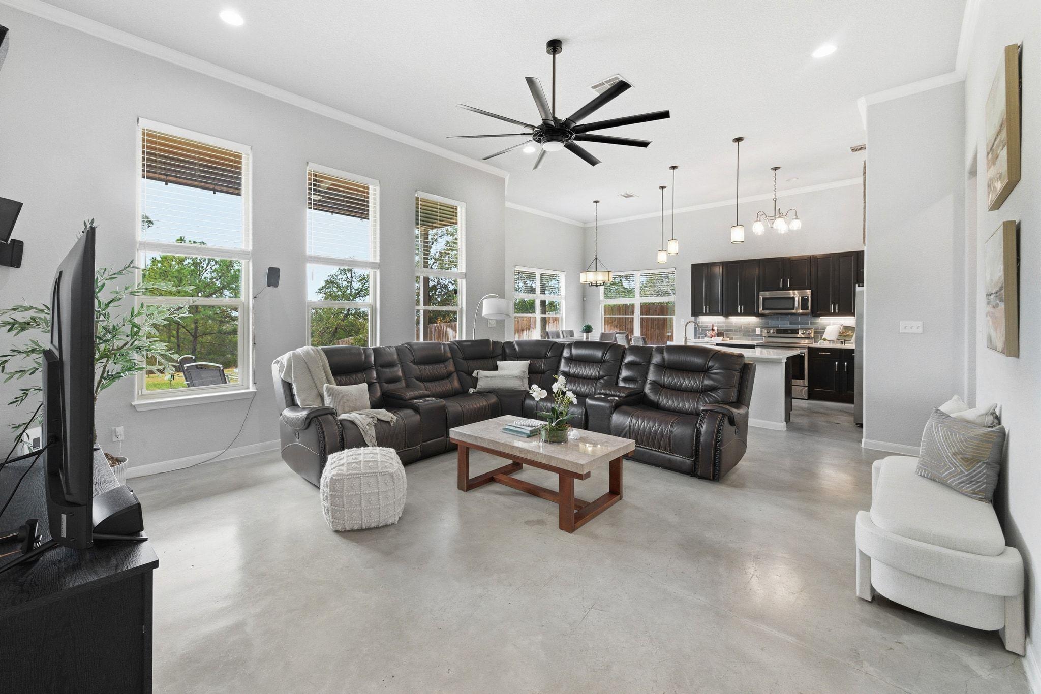 133 & 135 E Keanahalululu Ln, Bastrop, TX 78602