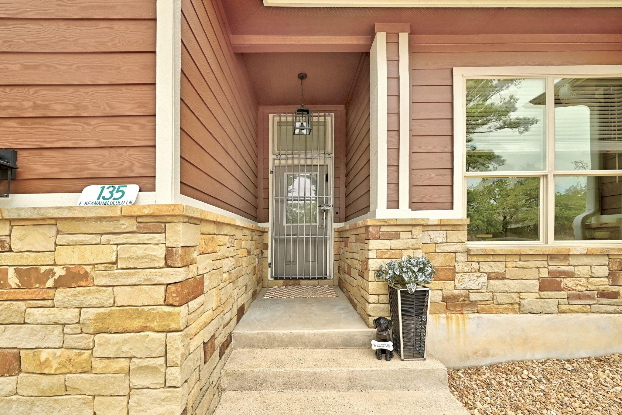 133 & 135 E Keanahalululu Ln, Bastrop, TX 78602