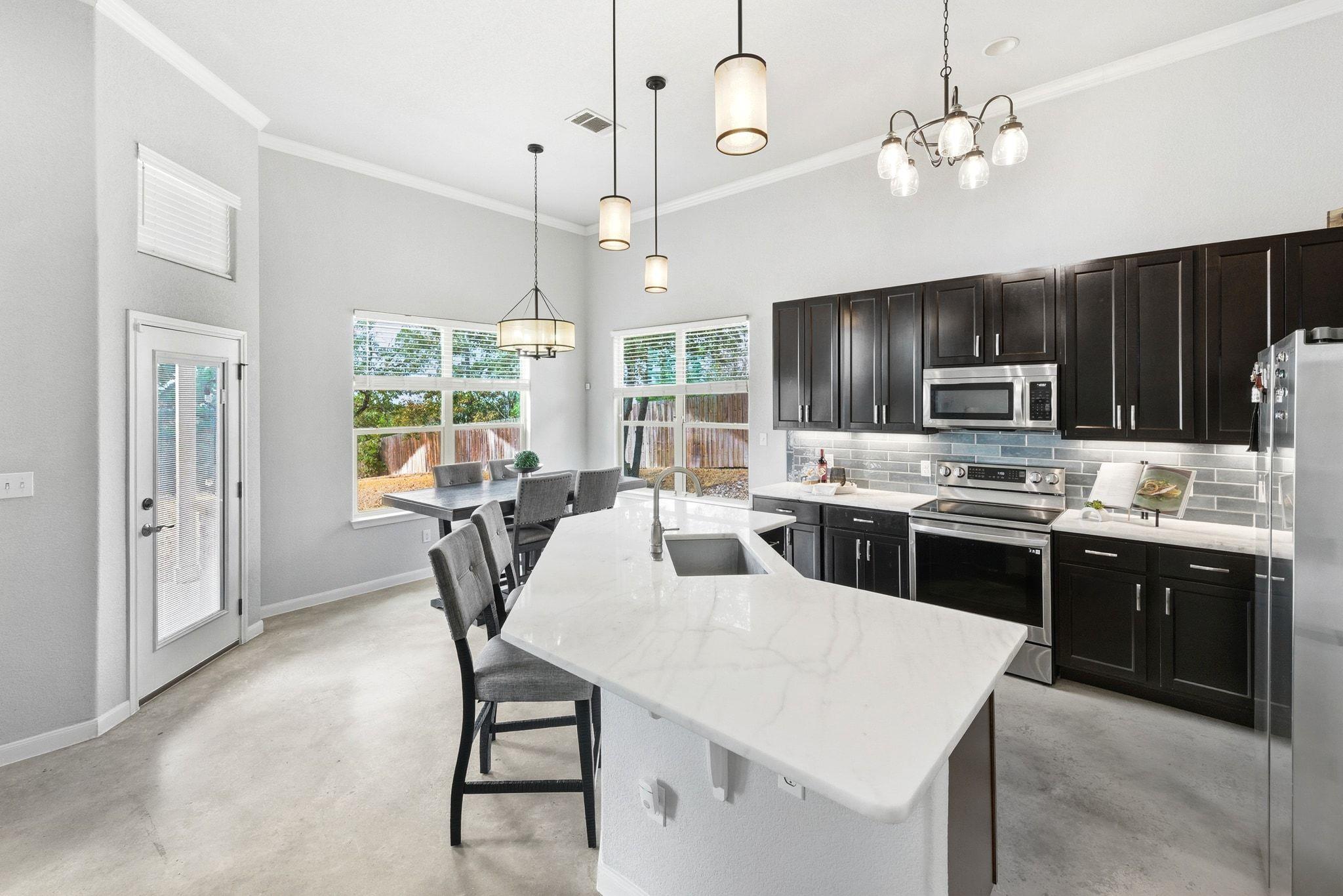 133 & 135 E Keanahalululu Ln, Bastrop, TX 78602