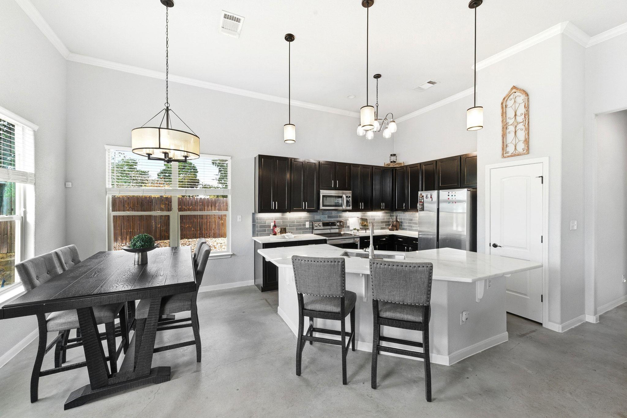 133 & 135 E Keanahalululu Ln, Bastrop, TX 78602