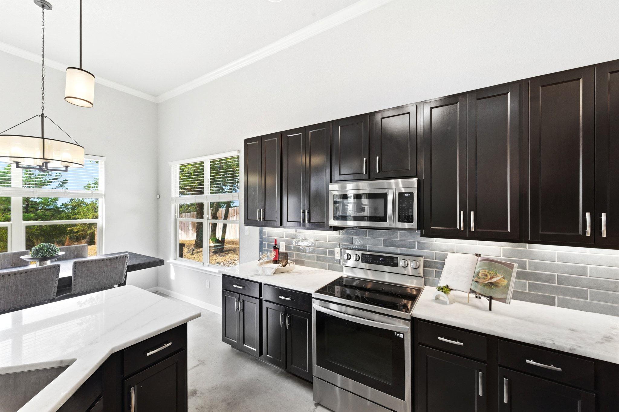 133 & 135 E Keanahalululu Ln, Bastrop, TX 78602