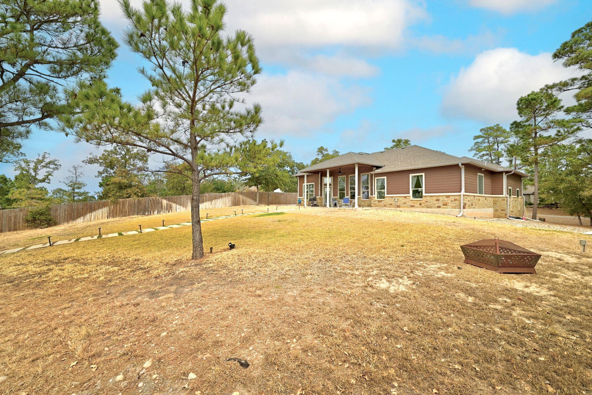 133 & 135 E Keanahalululu Ln, Bastrop, TX 78602
