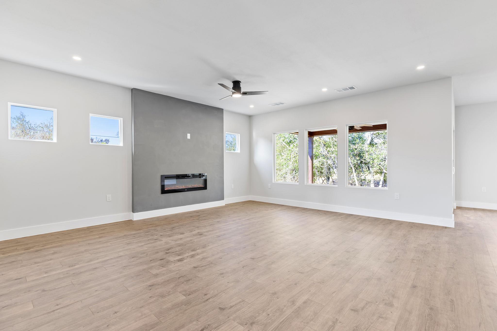 320 Kahana Ln, Bastrop, TX 78602