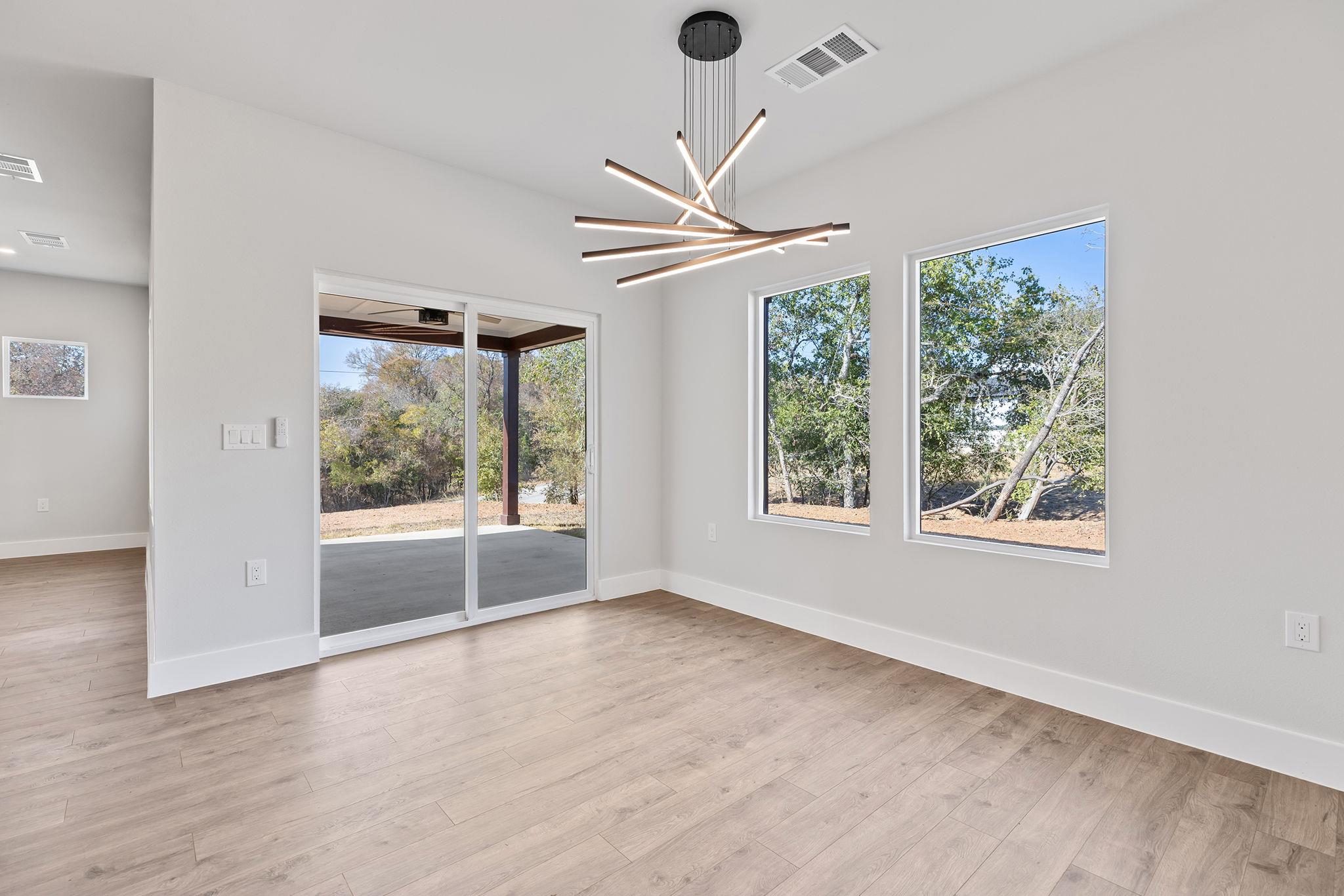 320 Kahana Ln, Bastrop, TX 78602