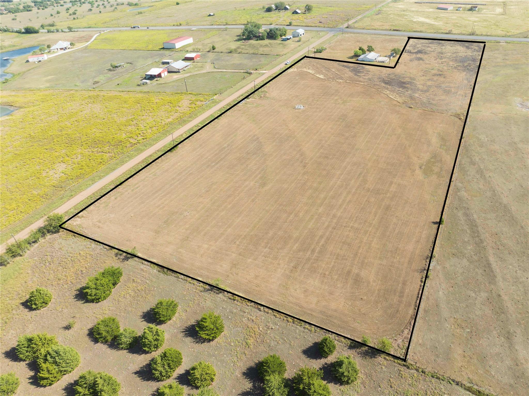 225 Knape Rd, La Grange, TX 78945