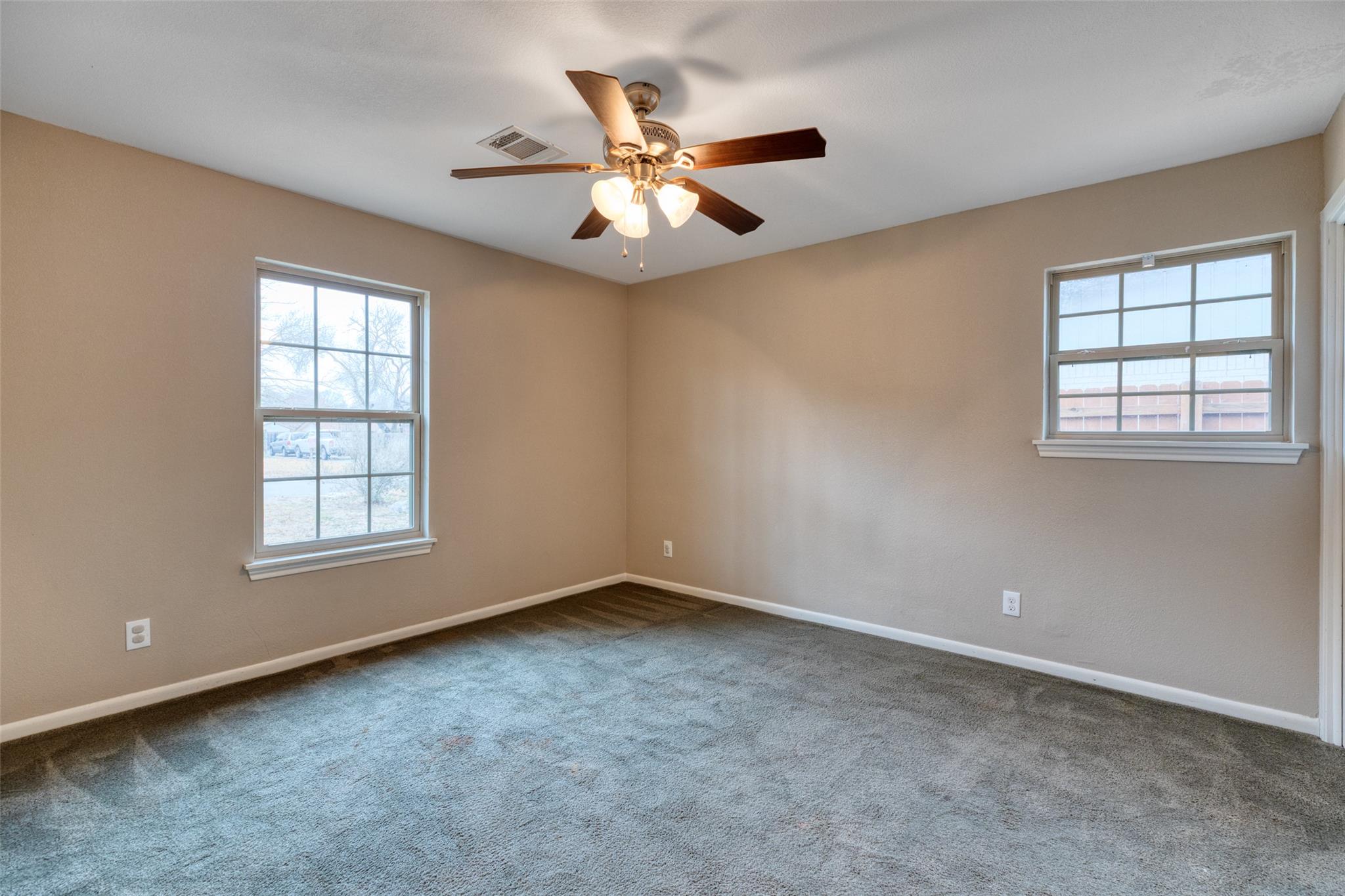 810 Vogel Dr, Lockhart, TX 78644