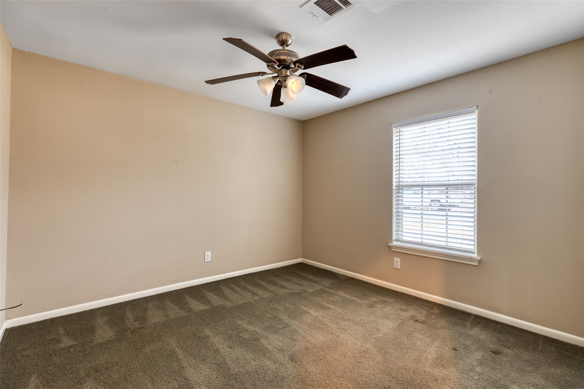 810 Vogel Dr, Lockhart, TX 78644