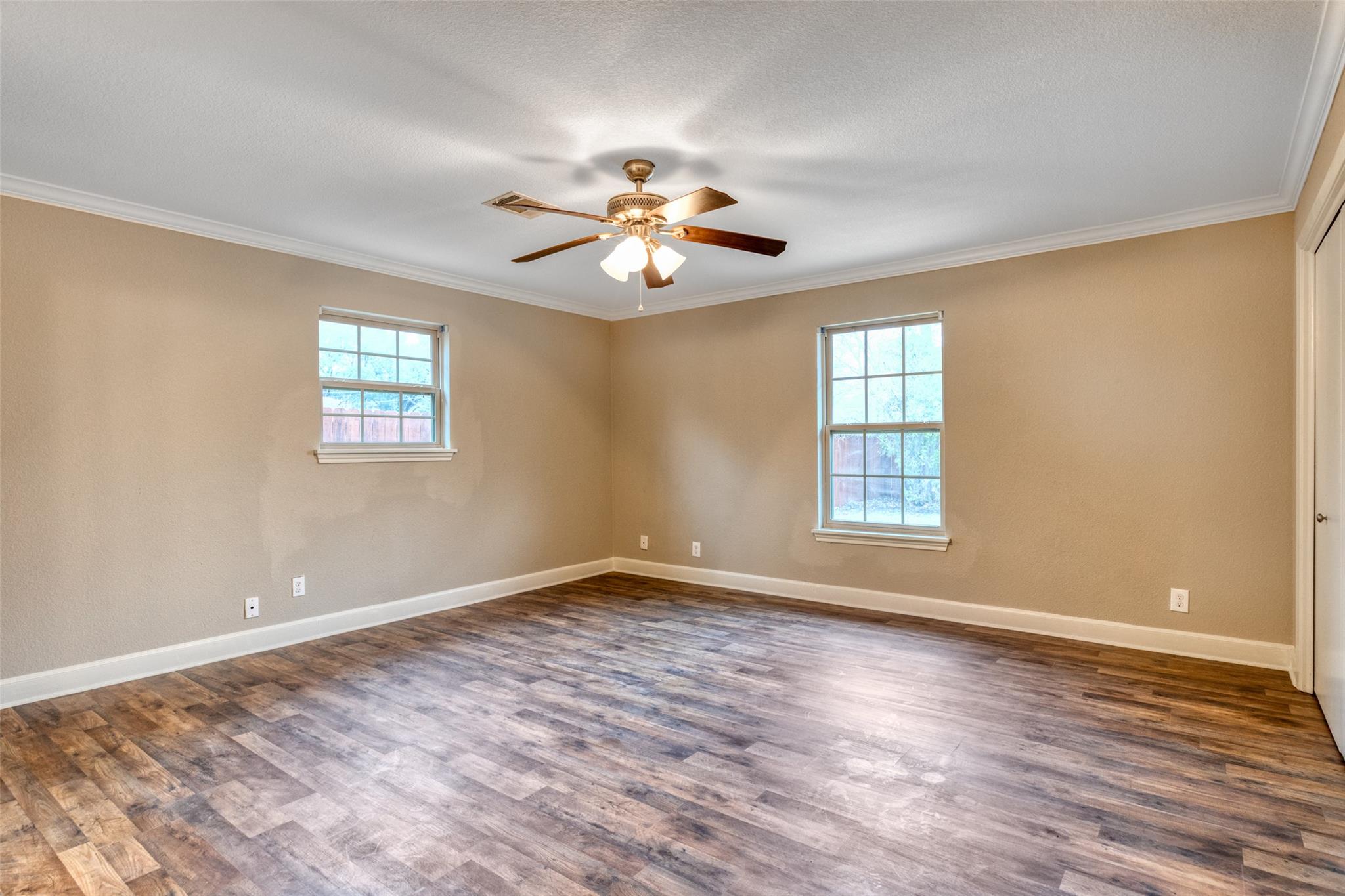 810 Vogel Dr, Lockhart, TX 78644