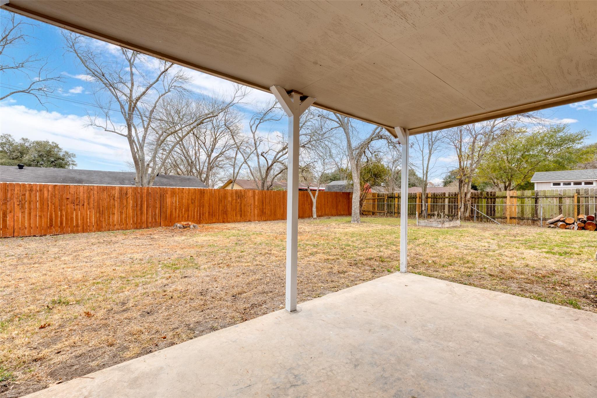 810 Vogel Dr, Lockhart, TX 78644