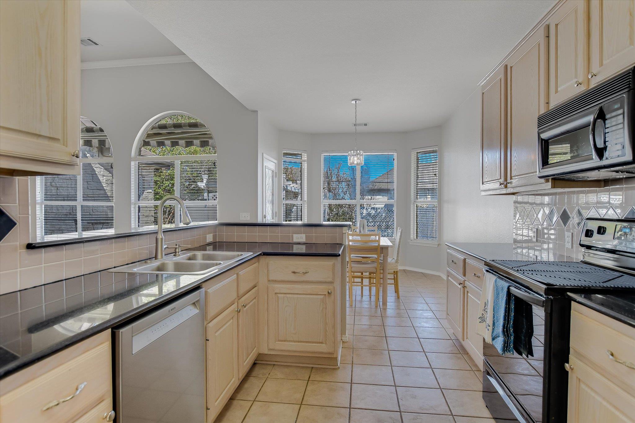 11524 Emerald Falls Dr, Austin, TX 78738