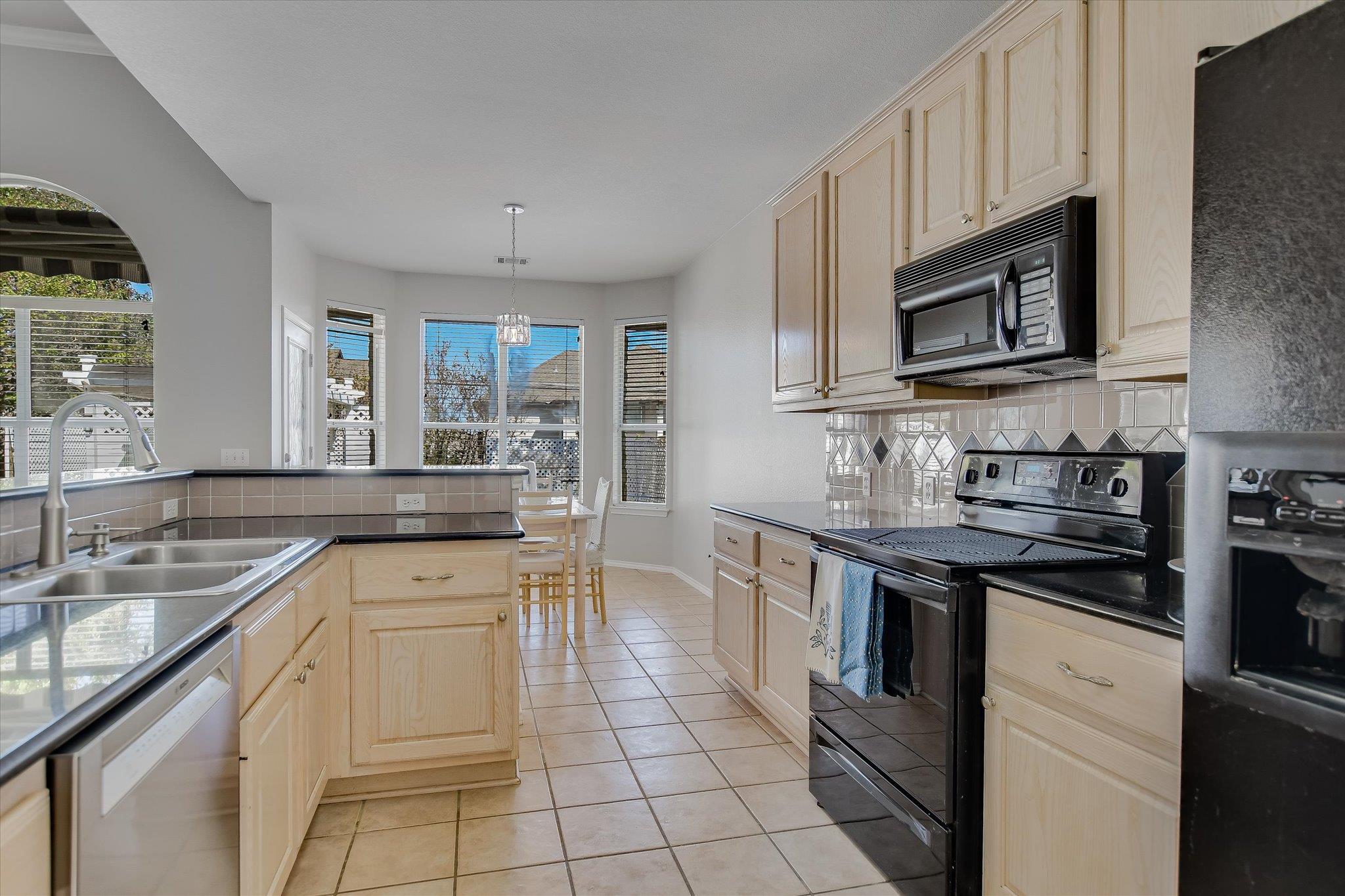 11524 Emerald Falls Dr, Austin, TX 78738