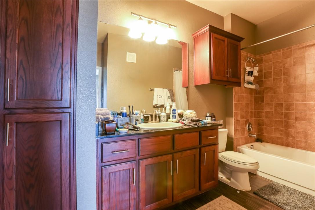 910 W 25th St # 204, Austin, TX 78705