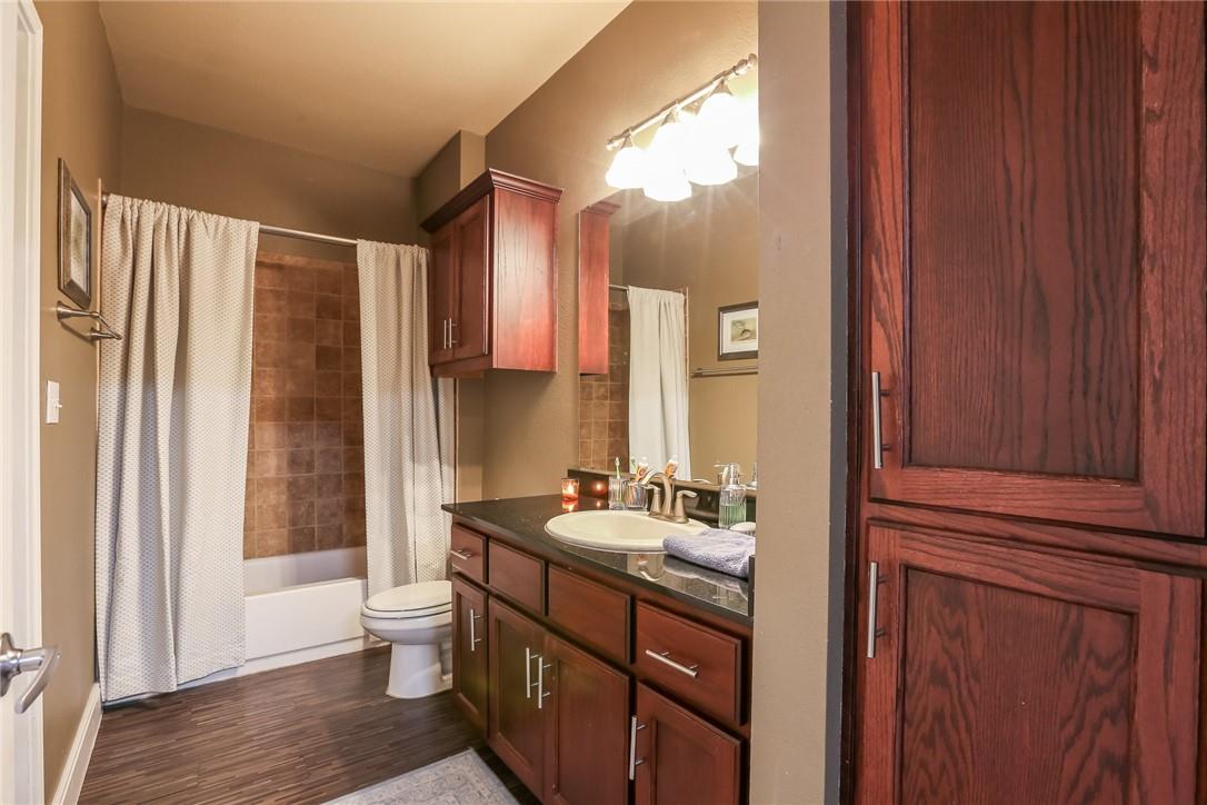 910 W 25th St # 204, Austin, TX 78705